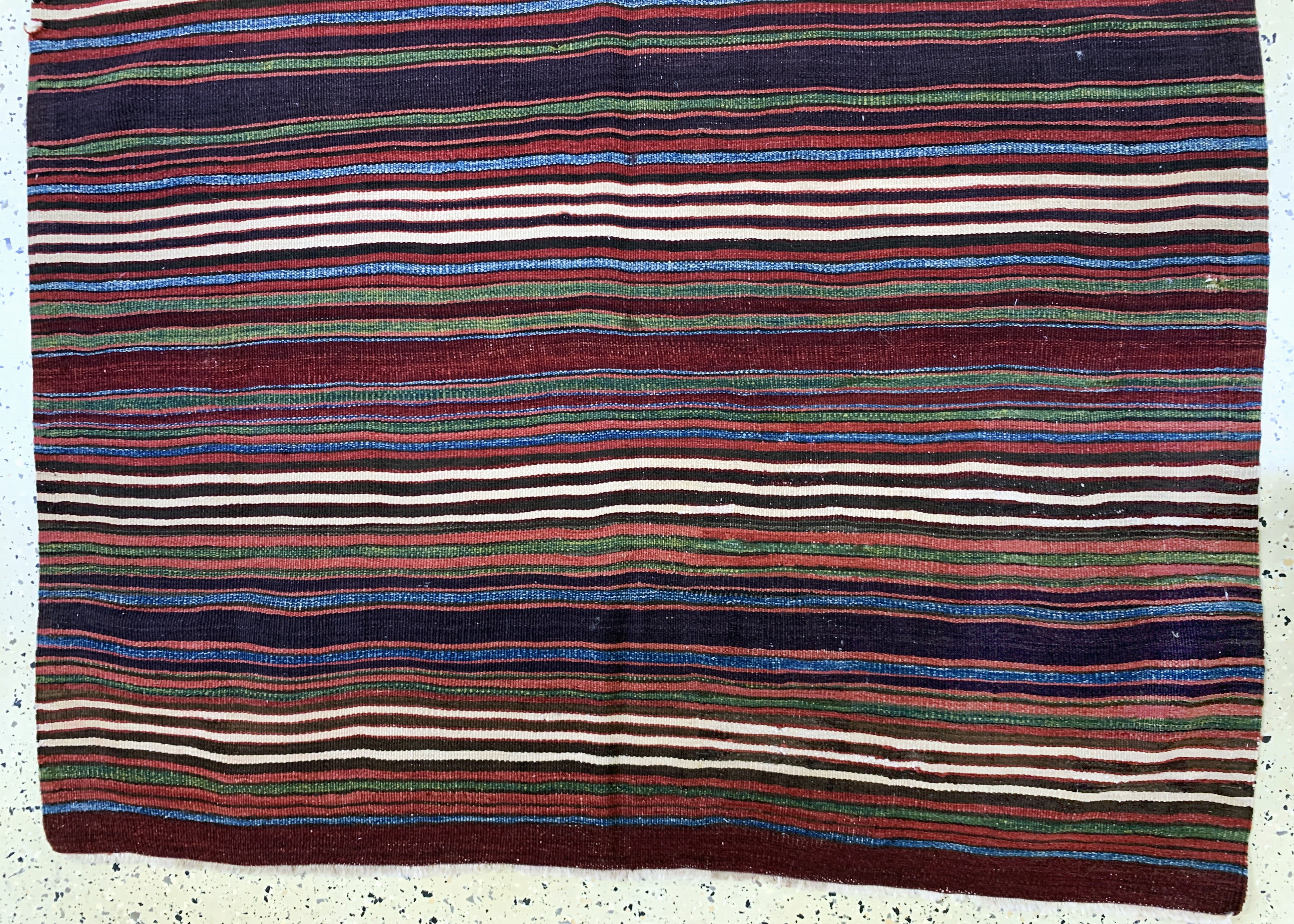 Detail e: Karaman Kelim antik, Türkei, 19.Jhd, Wolle auf Wolle, ca. 440 x 140 cm, EHZ: 2, (kleine Löcher & Restaurierungen).