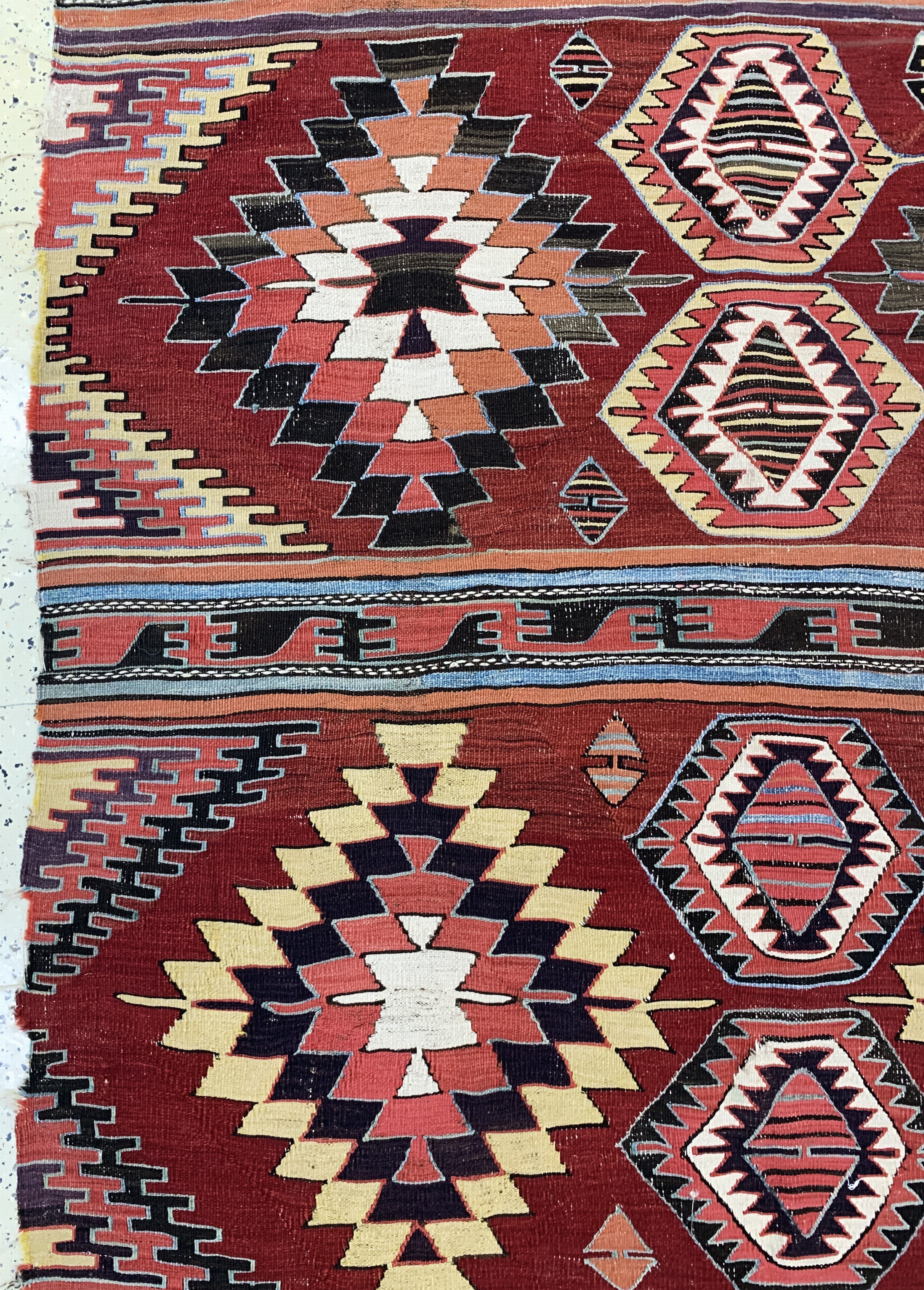 Detail c: Kapadokien Kelim antik, Türkei, 19.Jhd, Wolle auf Wolle, ca. 370 x 159 cm, EHZ: 3-4
