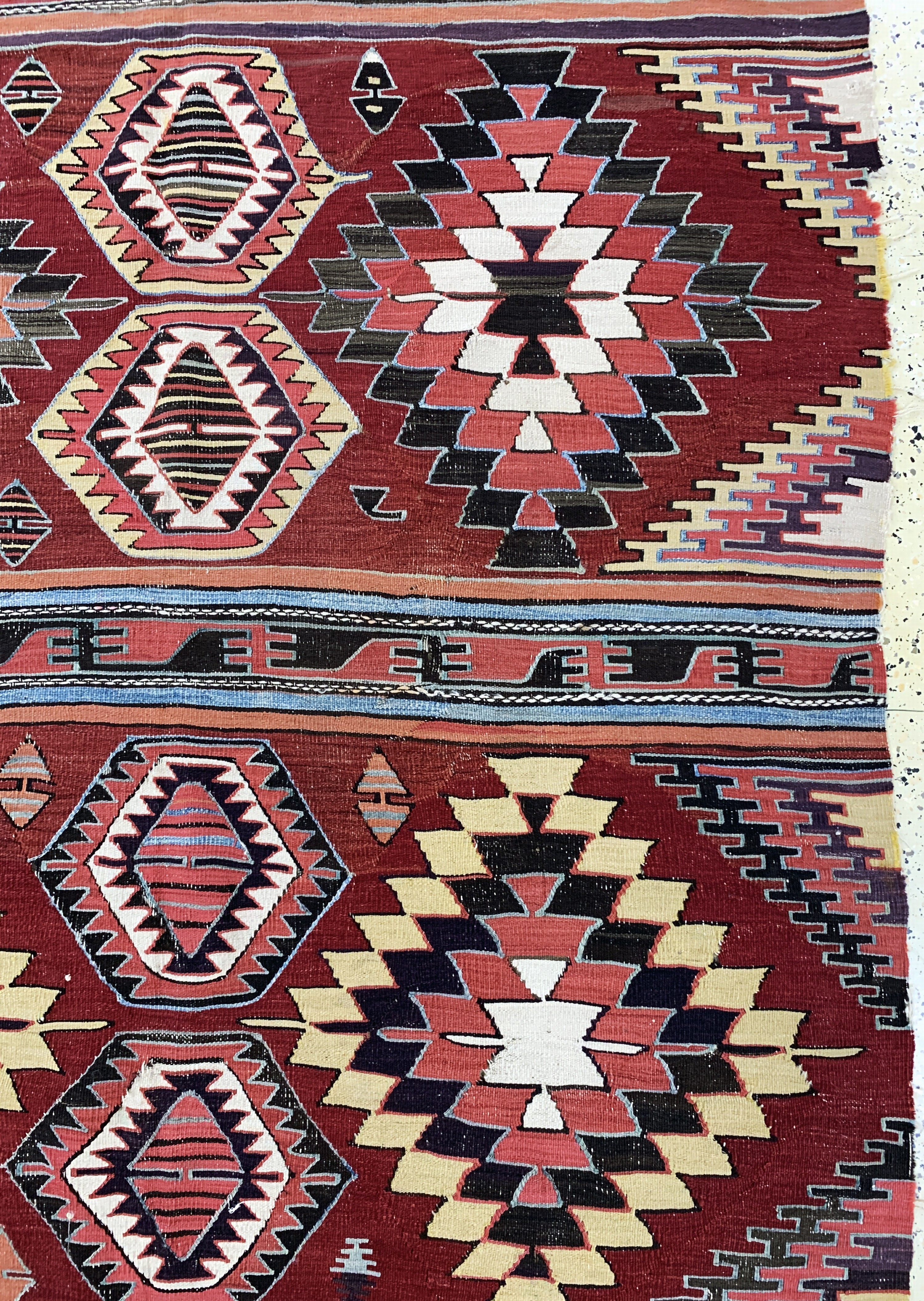 Detail d: Kapadokien Kelim antik, Türkei, 19.Jhd, Wolle auf Wolle, ca. 370 x 159 cm, EHZ: 3-4
