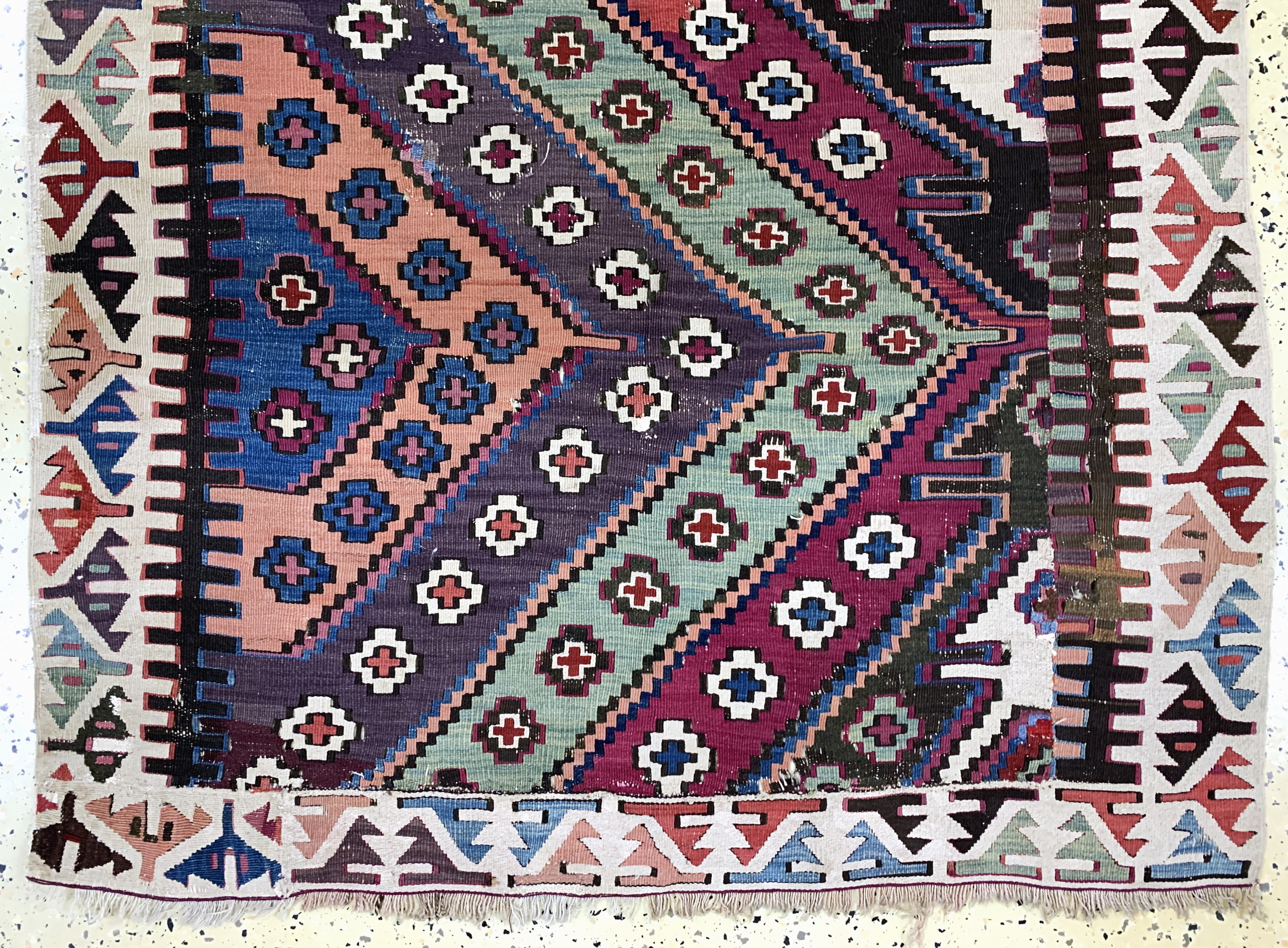 Detail b: Konya Kelim Fragment antik, Türkei, 19.Jhd,Wolle auf Wolle, ca. 180 x 105 cm, EHZ: 2-3, (restauriert)