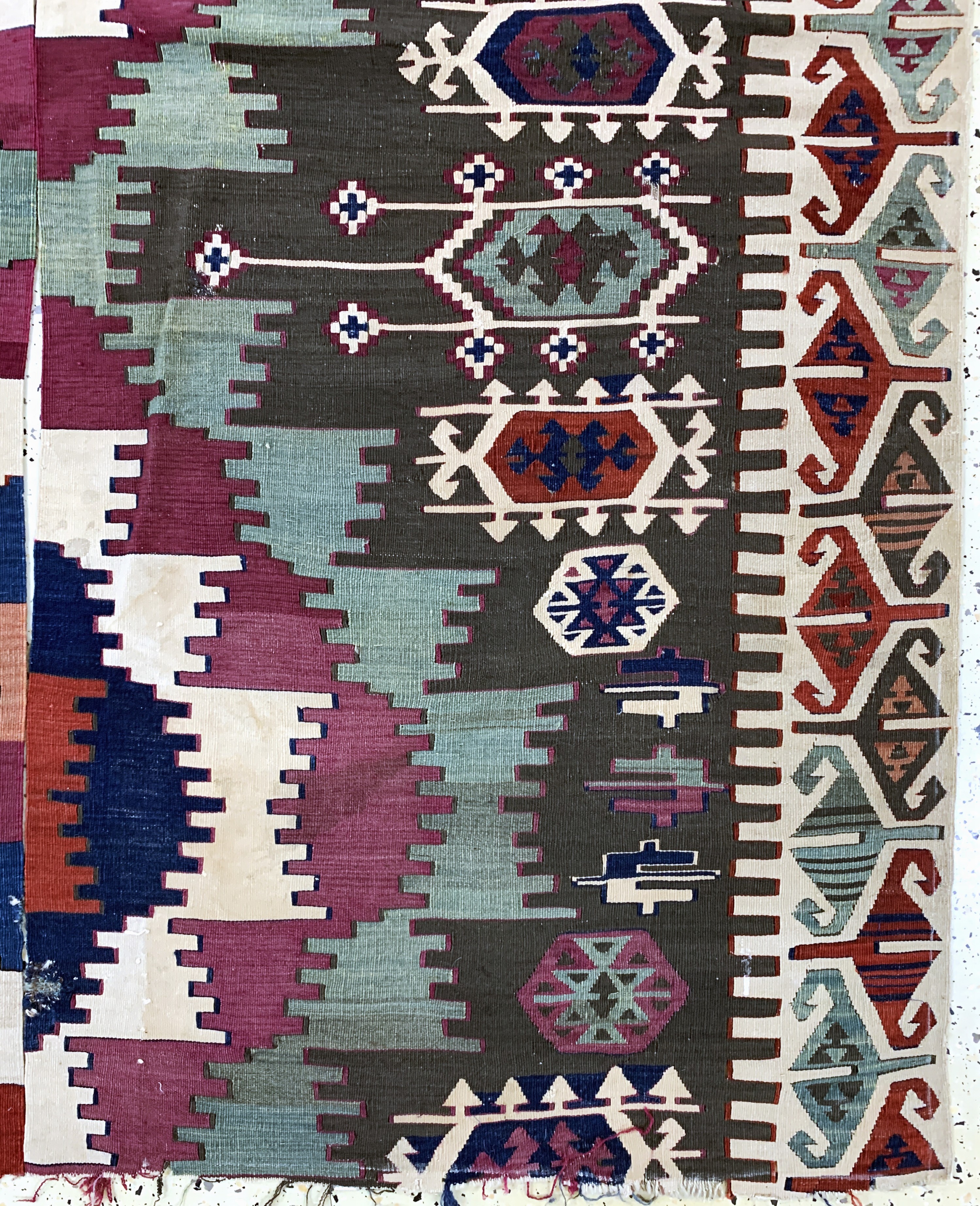Detail a: Aydin Kelim Fragment antik, Türkei, 19.Jhd,Wolle auf Wolle, ca. 183 x 164 cm, EHZ: 3, (2 getrennte Bahnen)