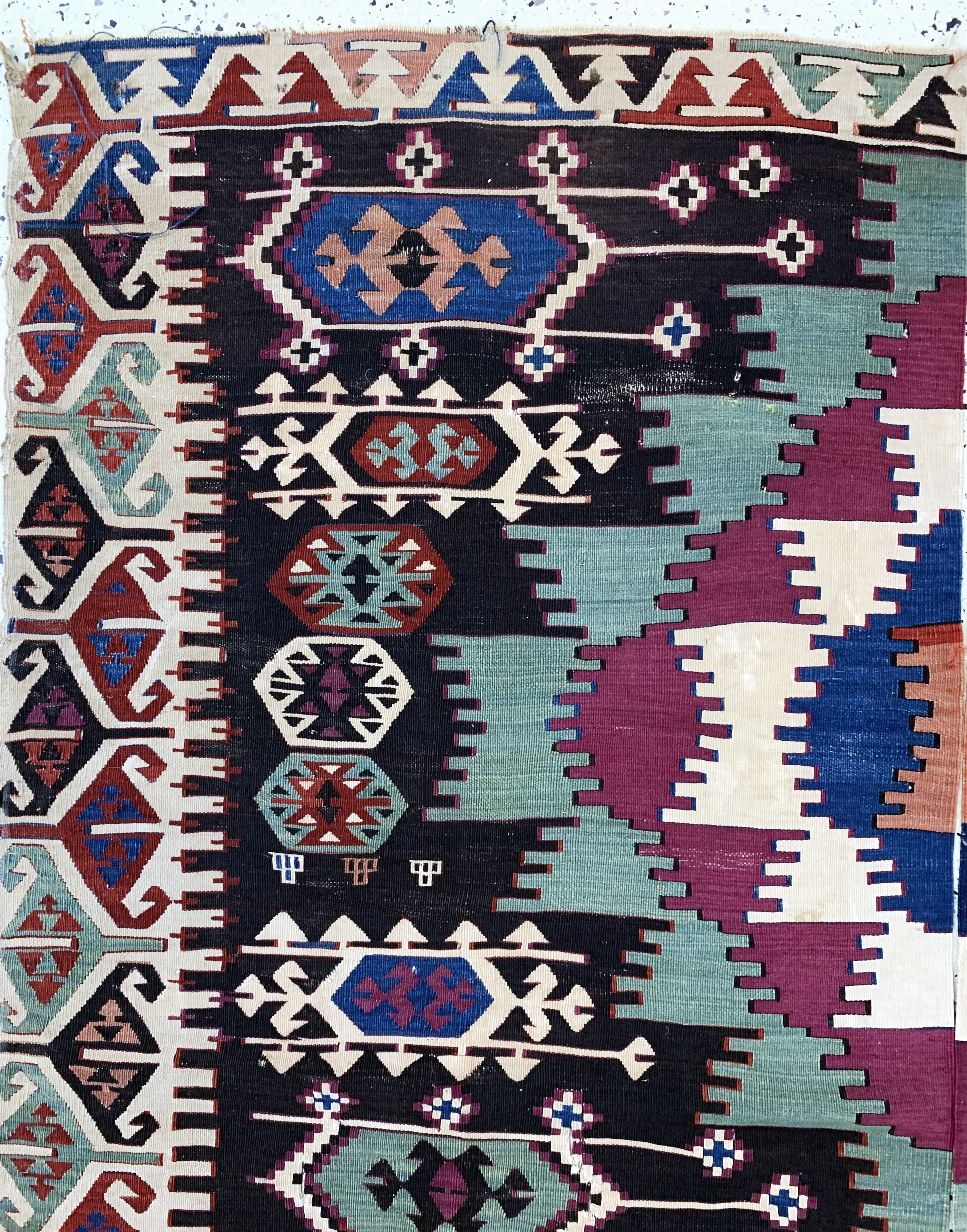 Detail c: Aydin Kelim Fragment antik, Türkei, 19.Jhd,Wolle auf Wolle, ca. 183 x 164 cm, EHZ: 3, (2 getrennte Bahnen)