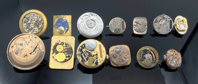 27093515c - 13 Armbanduhr-Werke, Schweiz, 6x quarz, 5x Handaufzug, 2x Automatik, u. a. Rolex, Omega, ...