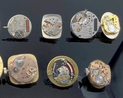 27093515e - 13 Armbanduhr-Werke, Schweiz, 6x quarz, 5x Handaufzug, 2x Automatik, u. a. Rolex, Omega, ...