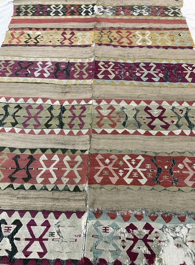 27093573e - Konya Kelim antik, Türkei, 19.Jhd, Wolle auf Wolle, ca. 390 x 155 cm, EHZ: 4, (auf ...