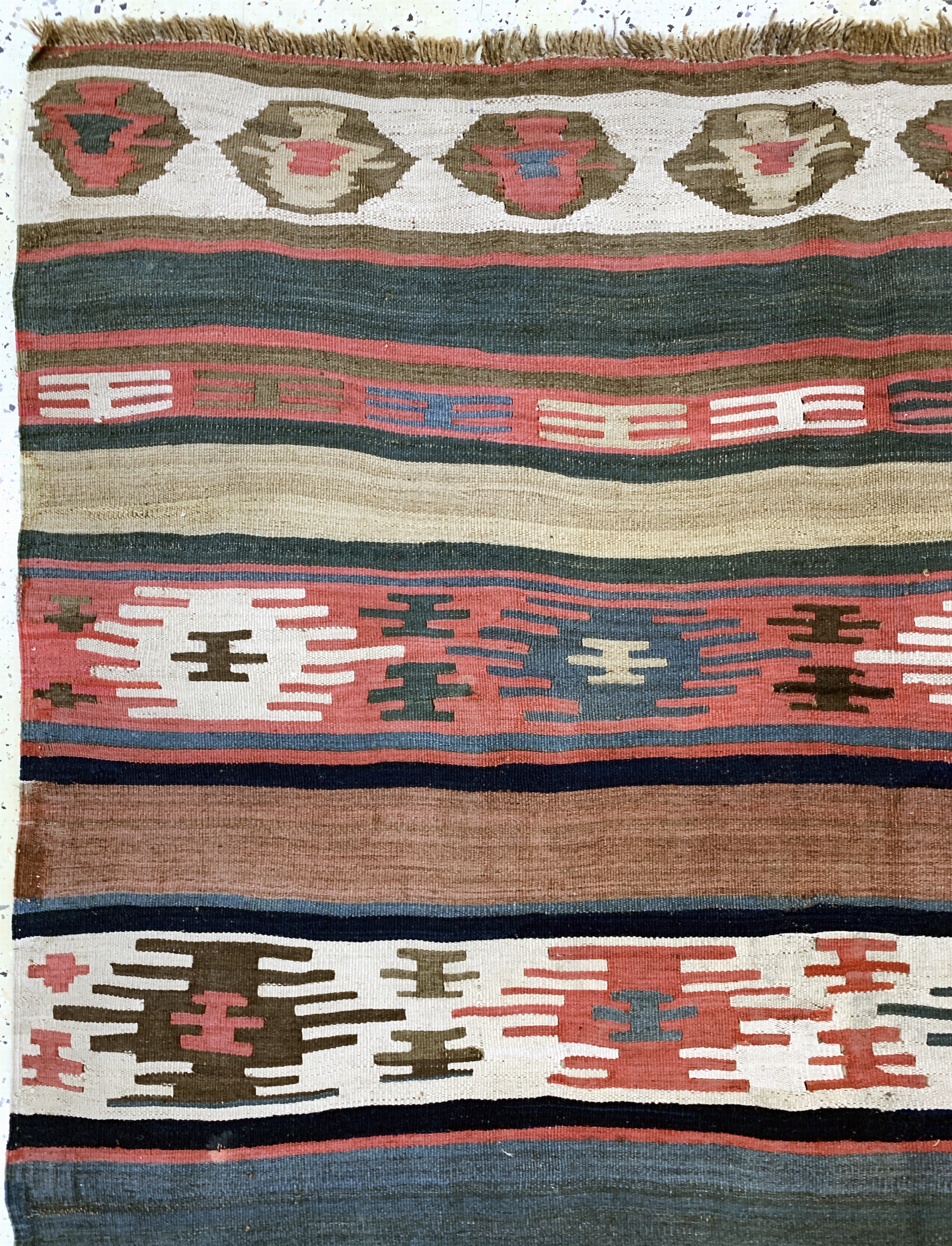 Detail c: Anatol Kelim antik, Türkei, 19.Jhd, Wolle auf Wolle, ca. 240 x 165 cm, EHZ: 2-3, (restauriert)
