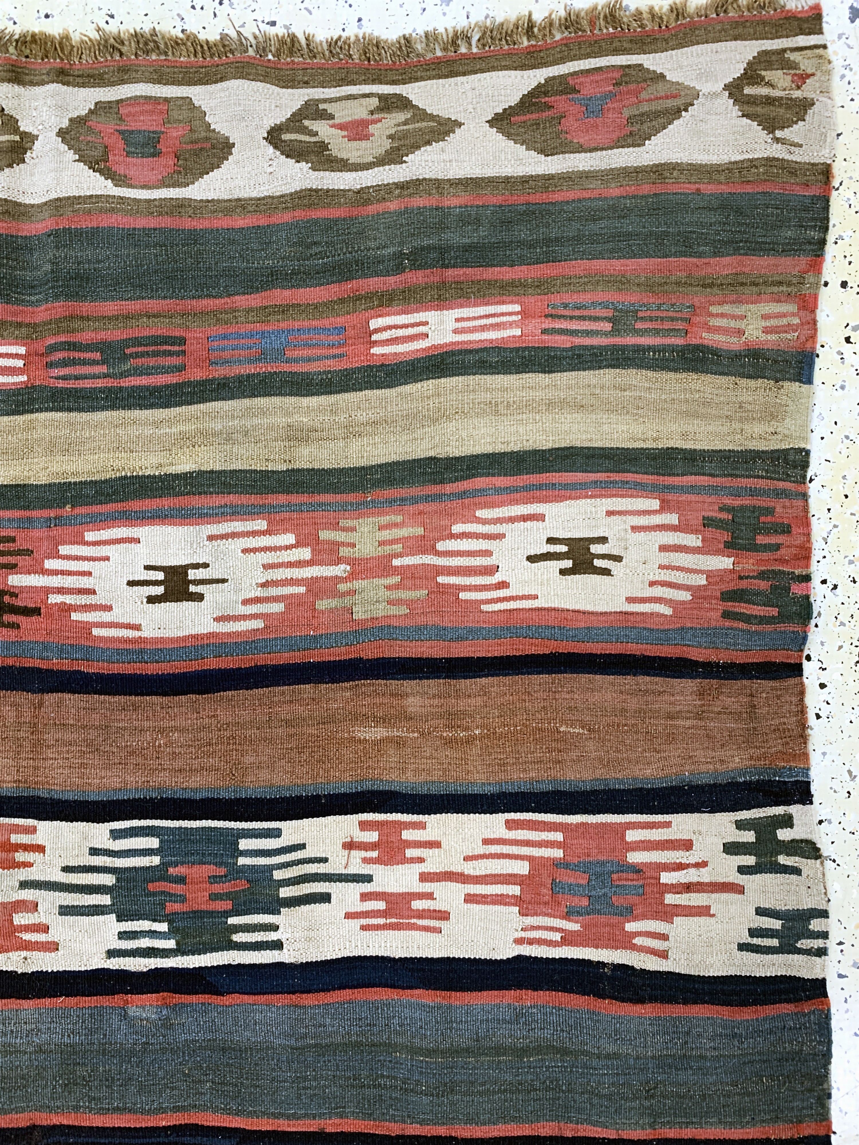Detail d: Anatol Kelim antik, Türkei, 19.Jhd, Wolle auf Wolle, ca. 240 x 165 cm, EHZ: 2-3, (restauriert)