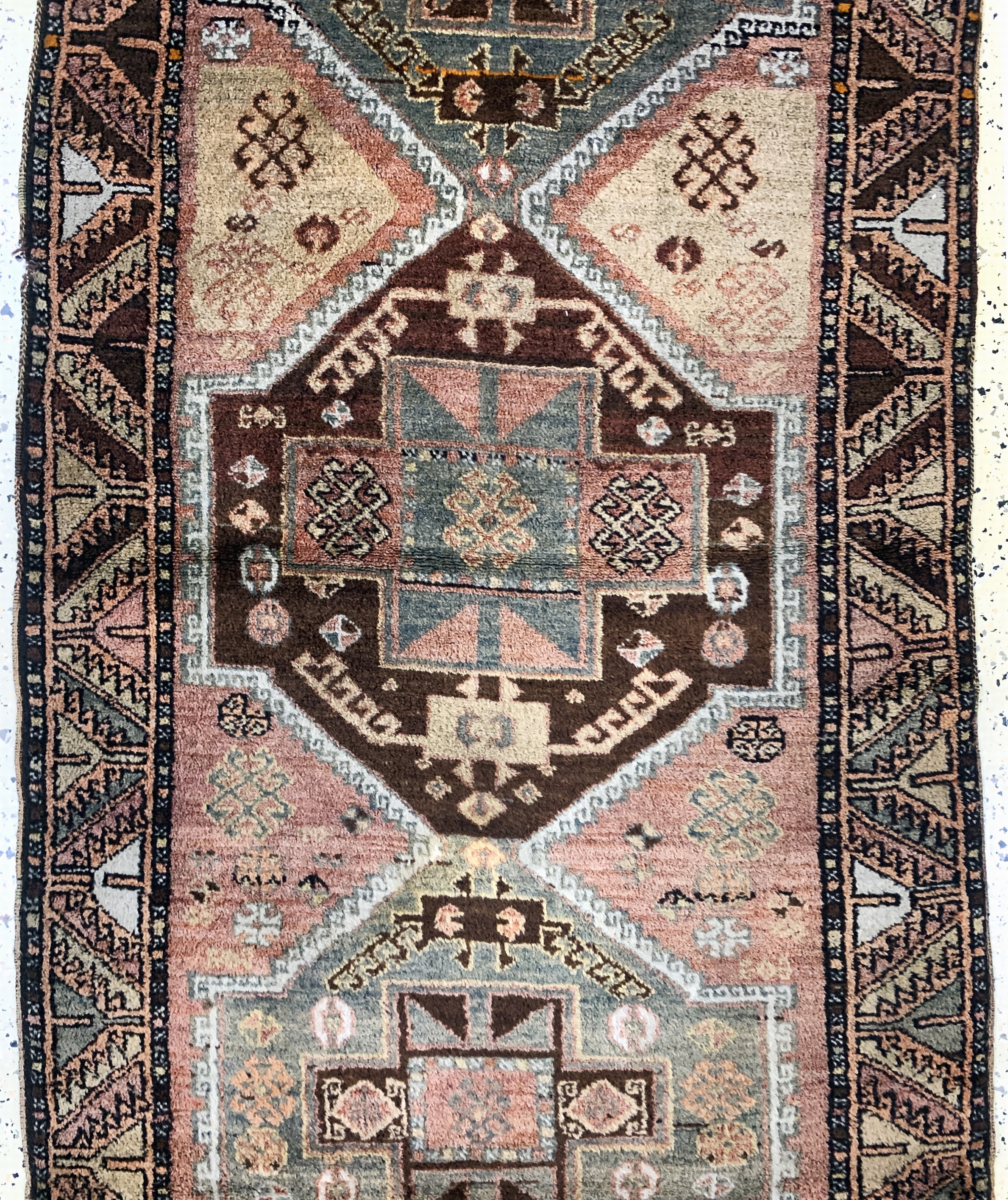 Detail b: Yürük antik, Türkei, um 1900, Wolle auf Wolle, ca. 226 x 100 cm, EHZ: 2