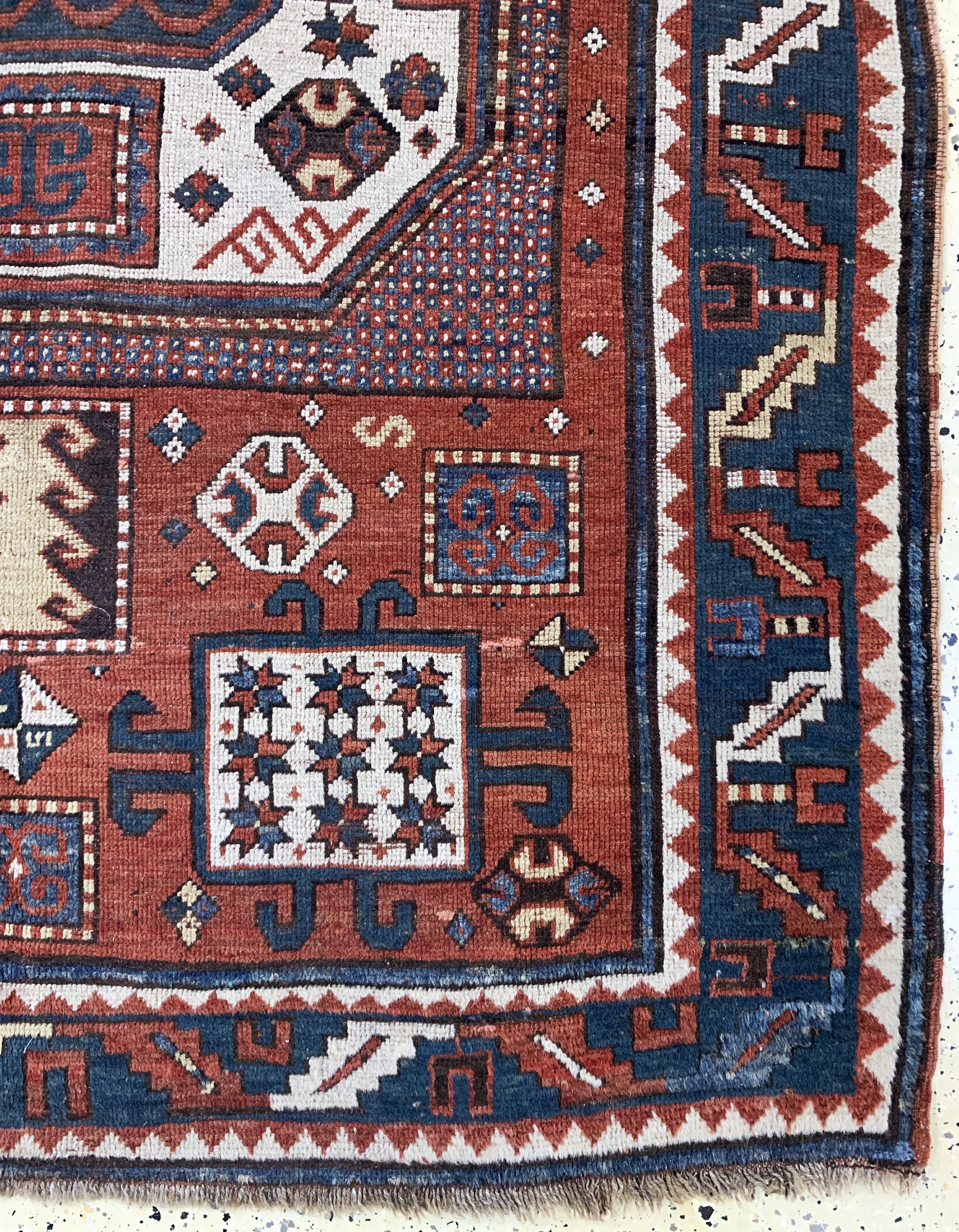 Detail a: "Karachoph-Kazak"antik, Kaukasus, 19.Jhd, Wolle auf Wolle, ca. 215 x 150 cm, EHZ: 2-3 (restauriert)
