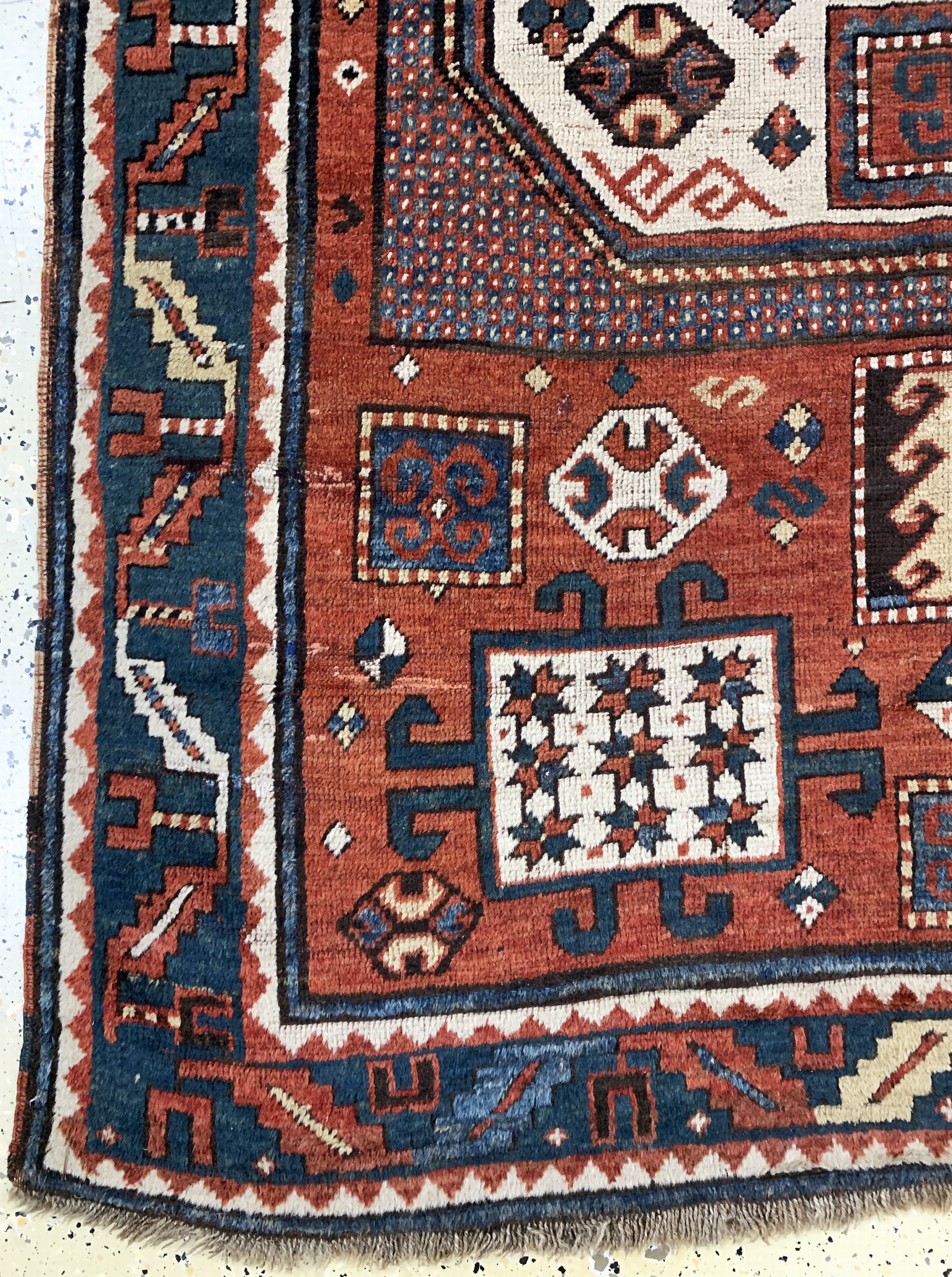 Detail b: "Karachoph-Kazak"antik, Kaukasus, 19.Jhd, Wolle auf Wolle, ca. 215 x 150 cm, EHZ: 2-3 (restauriert)