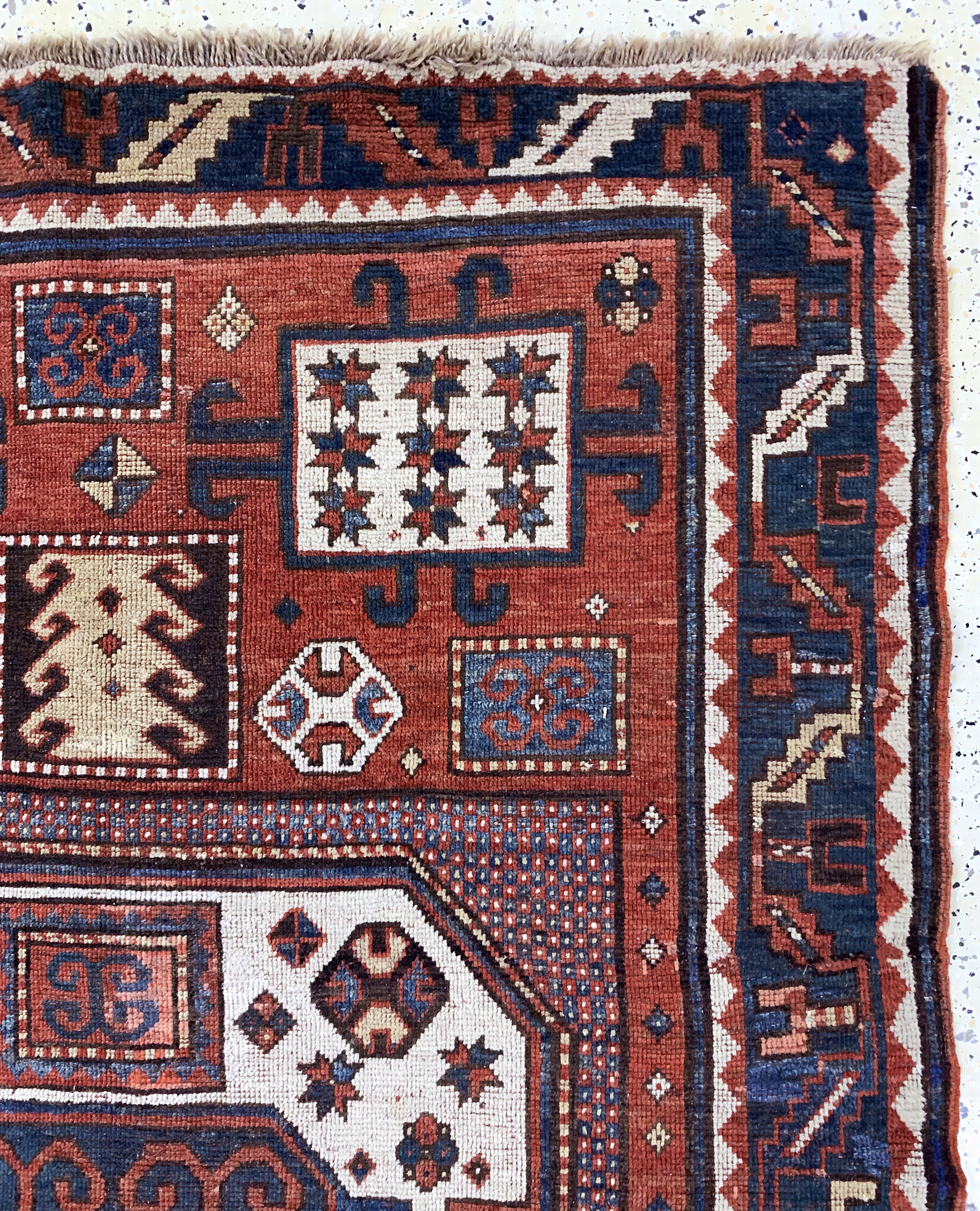 Detail d: "Karachoph-Kazak"antik, Kaukasus, 19.Jhd, Wolle auf Wolle, ca. 215 x 150 cm, EHZ: 2-3 (restauriert)