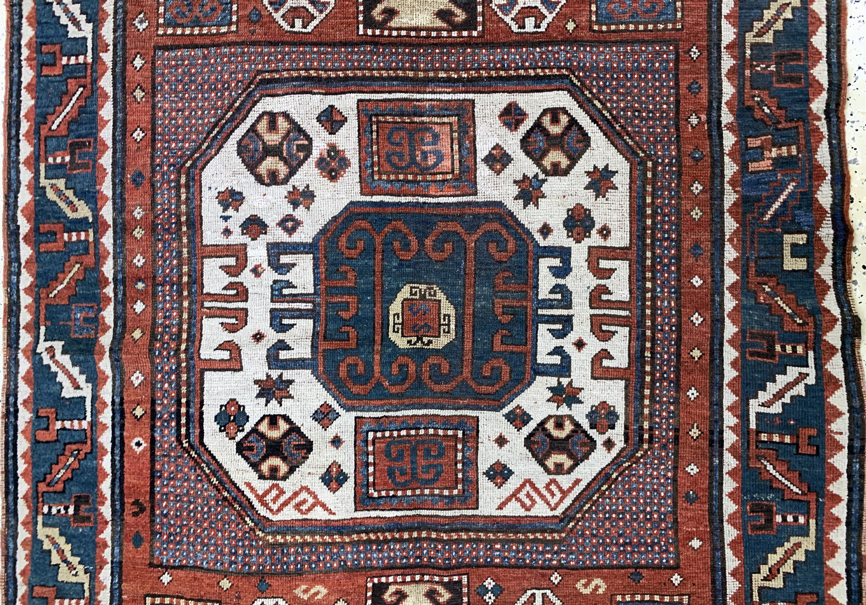 Detail e: "Karachoph-Kazak"antik, Kaukasus, 19.Jhd, Wolle auf Wolle, ca. 215 x 150 cm, EHZ: 2-3 (restauriert)