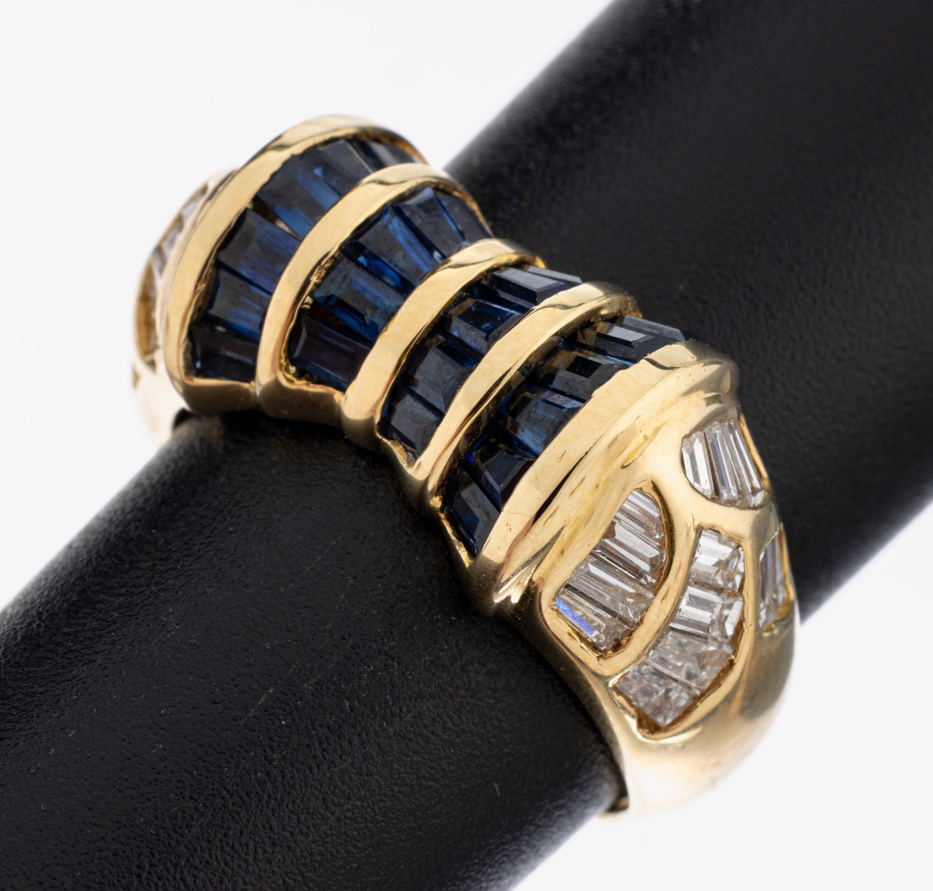 Image 27093859 - 18 kt Gold Saphir-Diamant-Ring, GG 750/000,24 Saphirbaguettes und -trapeze zus. ca. ...