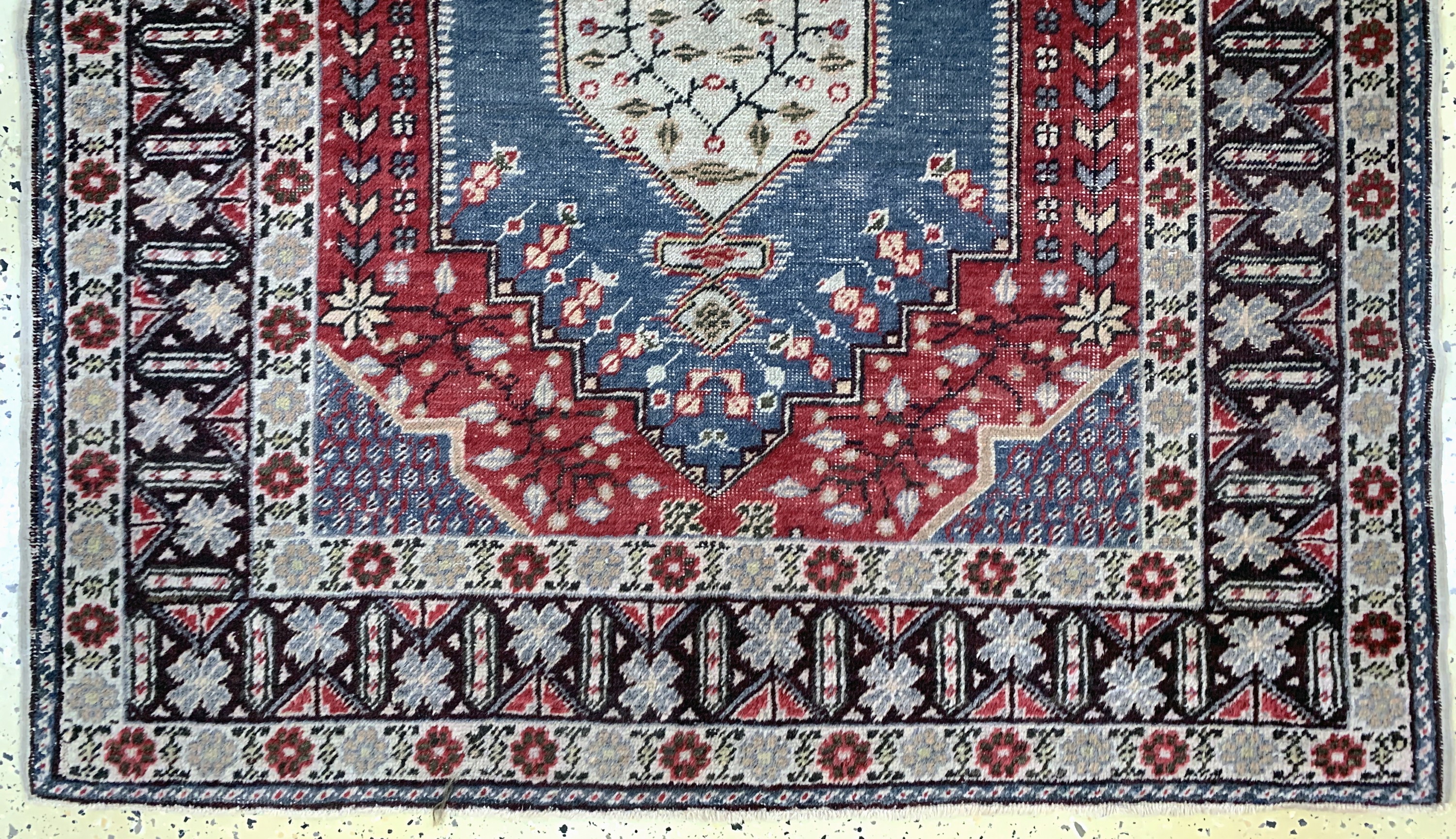 Detail c: Giordes antik, Türkei, um 1900, Wolle auf Baumwolle, ca. 188 x 126 cm, EHZ: 3