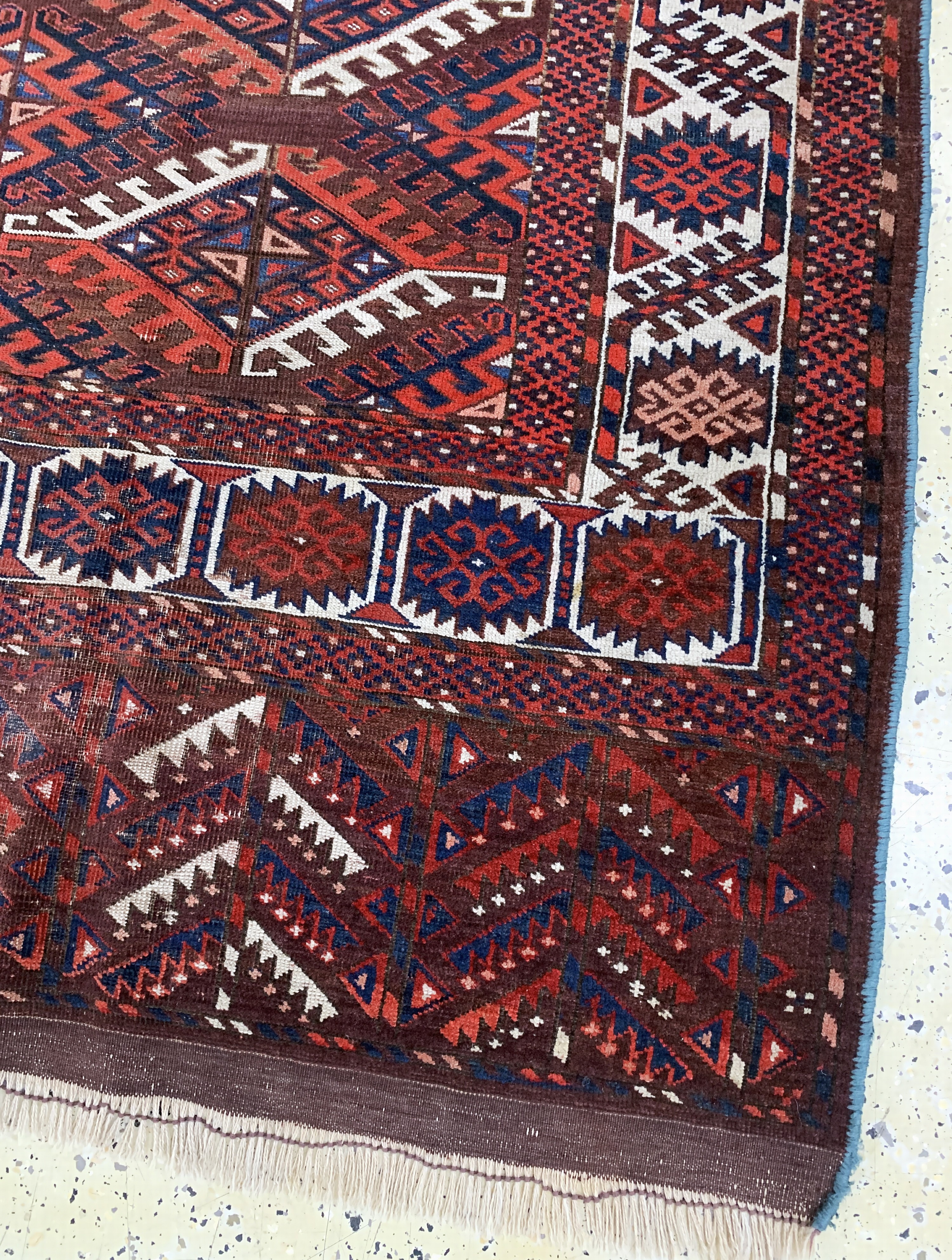 Detail e: Jomud"Hauptteppich", Turkmenistan, Anfang 20.Jhd, Wolle auf Wolle, ca. 315 x 200 cm, EHZ: 3