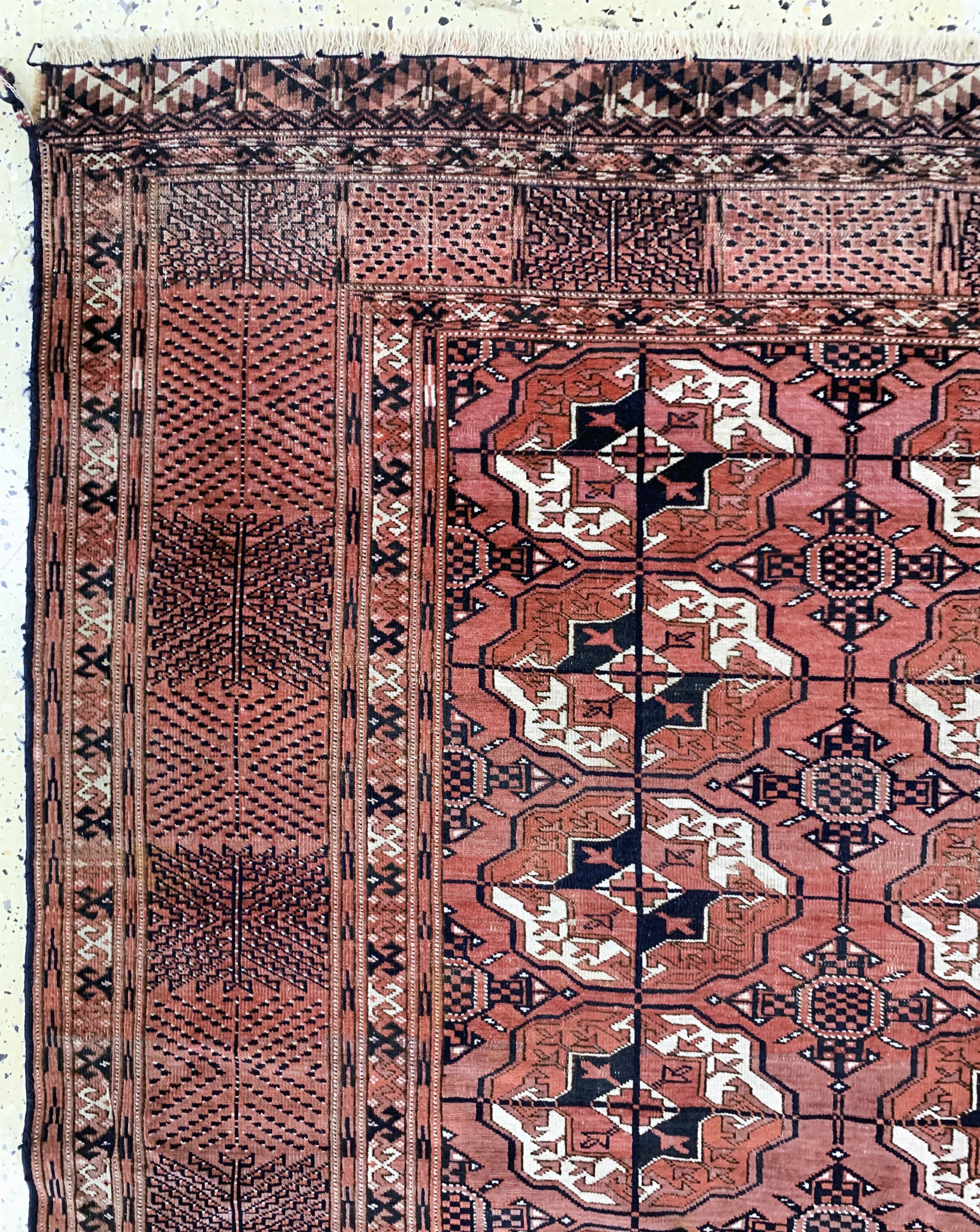 Detail e: Tekke"Hauptteppich"antik, Turkmenistan, 19.Jhd, Wolle auf Wolle, ca. 290 x 225 cm, EHZ: 4