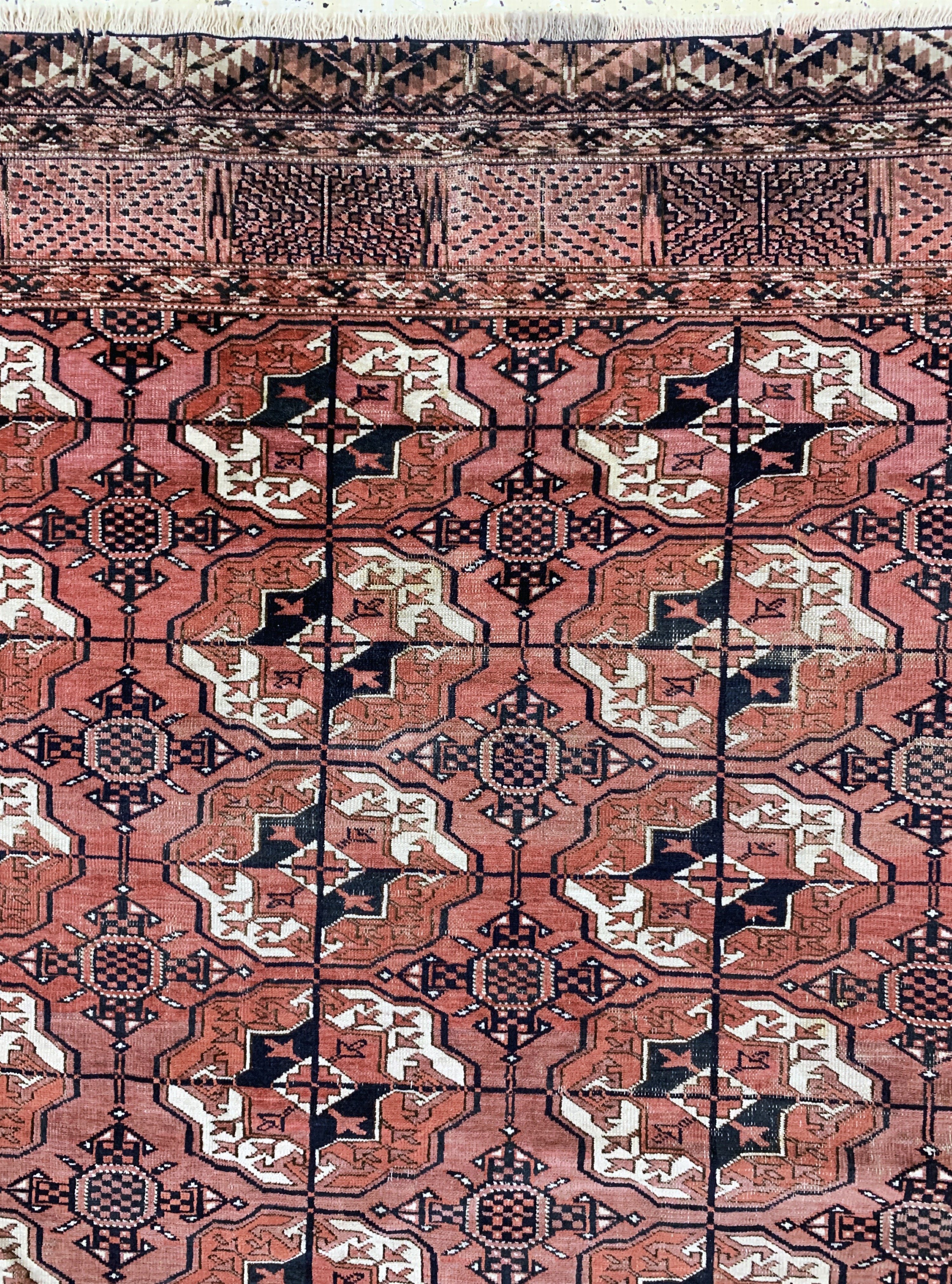 Detail f: Tekke"Hauptteppich"antik, Turkmenistan, 19.Jhd, Wolle auf Wolle, ca. 290 x 225 cm, EHZ: 4