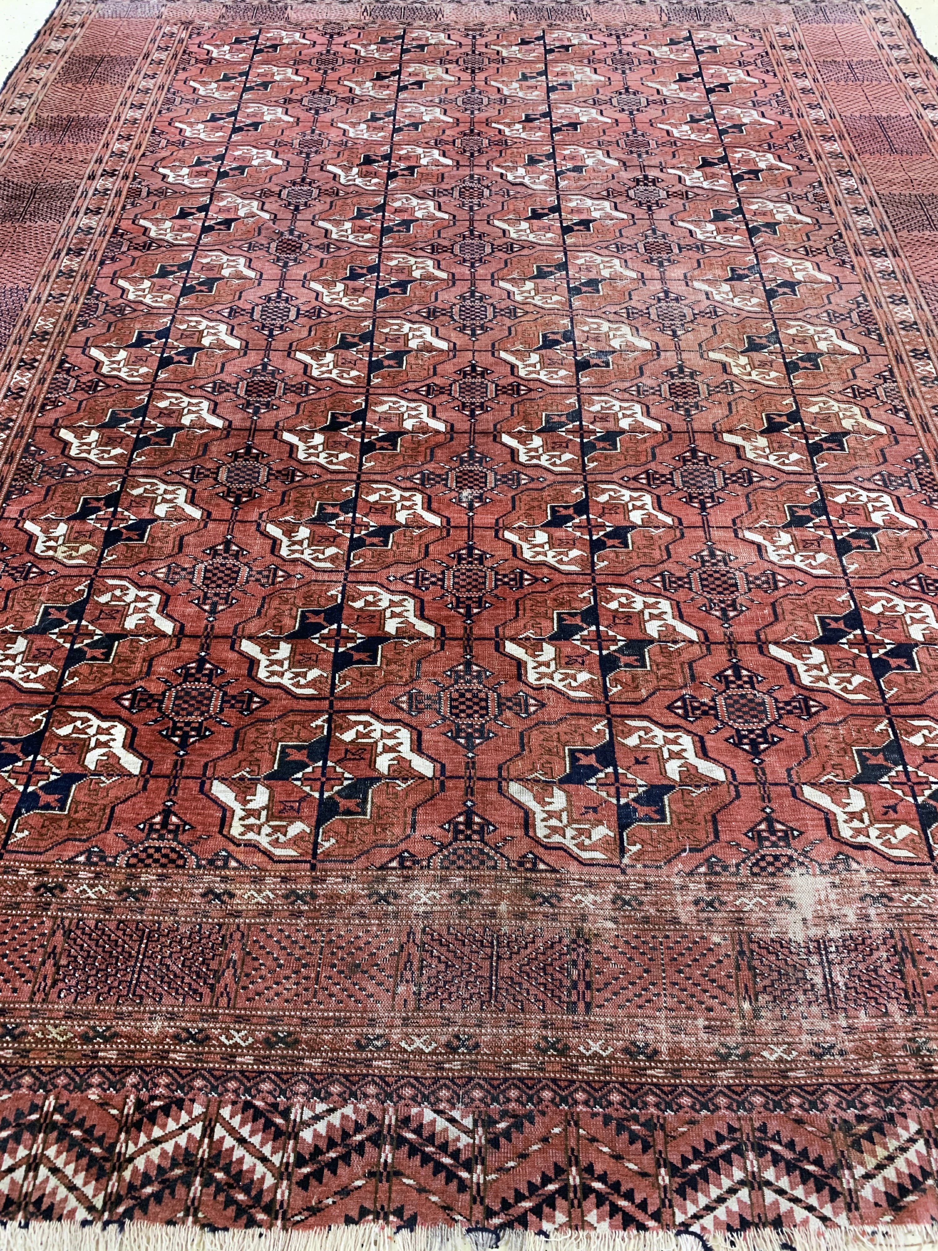 Detail h: Tekke"Hauptteppich"antik, Turkmenistan, 19.Jhd, Wolle auf Wolle, ca. 290 x 225 cm, EHZ: 4