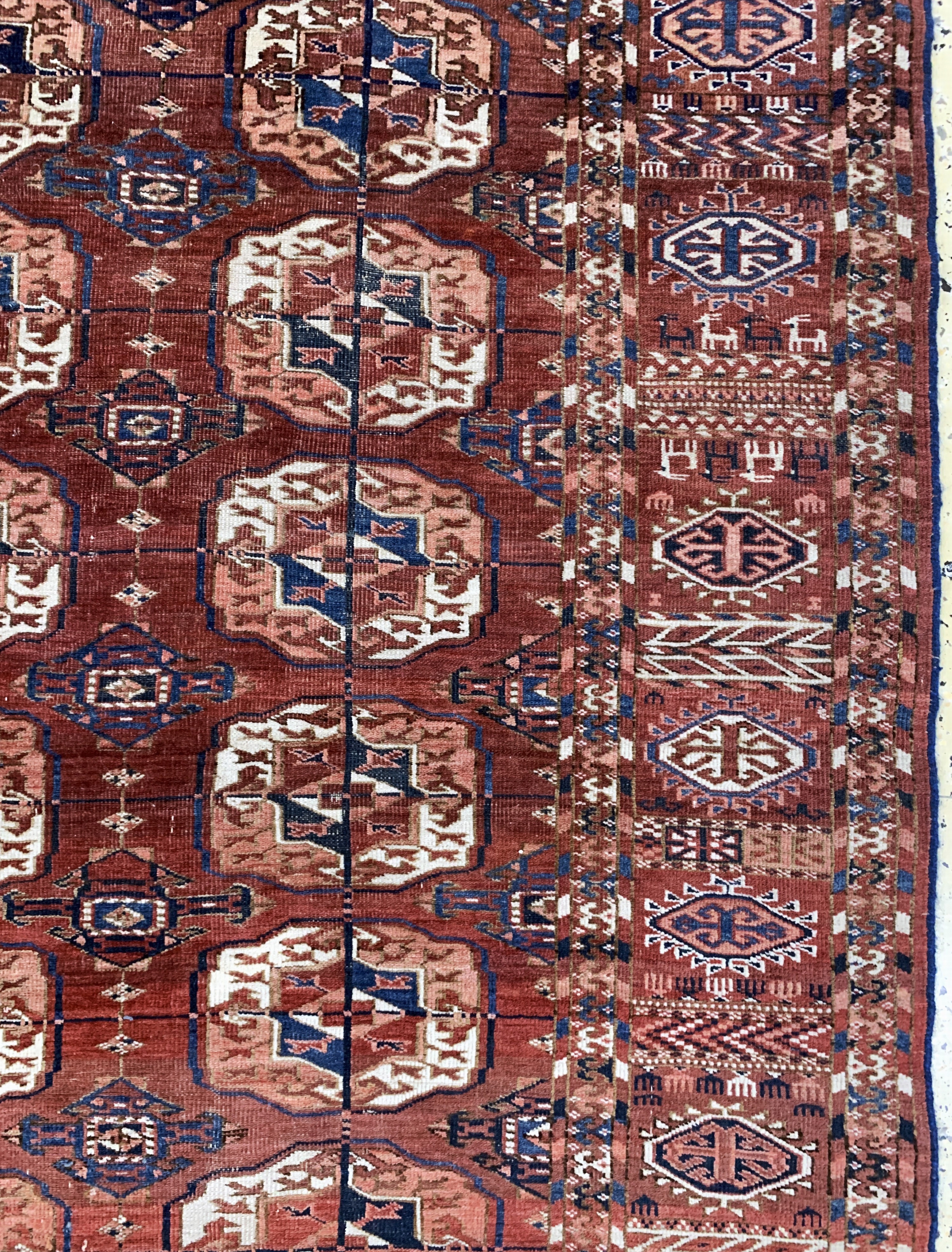 Detail d: Tekke"Hauptteppich"antik, Turkmenistan, 19.Jhd, Wolle auf Wolle, ca. 280 x 217 cm, EHZ: 3(restauriert)