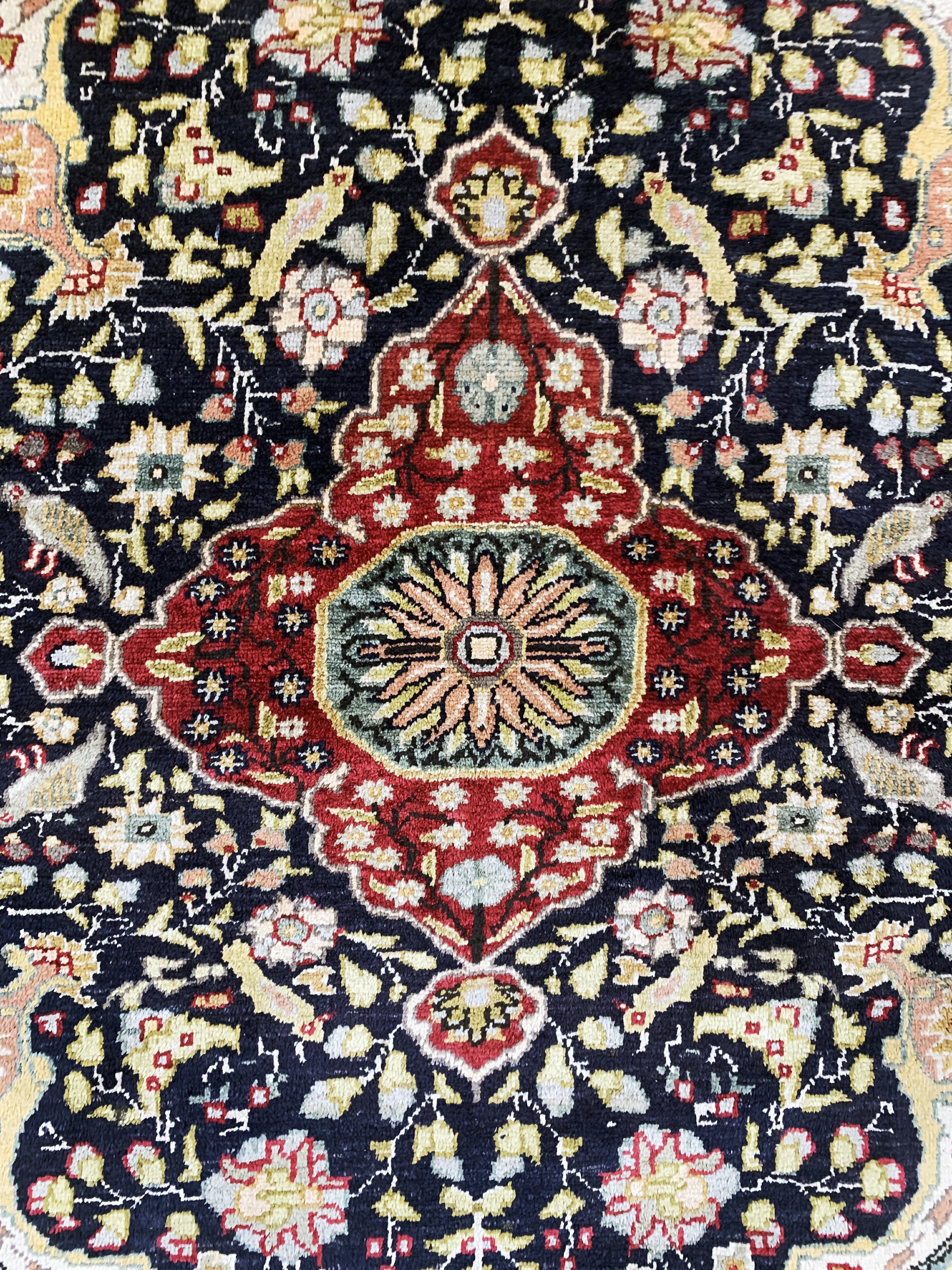 Detail c: Kayseri antik, Türkei, um 1900, Wolle auf Baumwolle, Durchmesser:ca. 130 cm, EHZ: 2