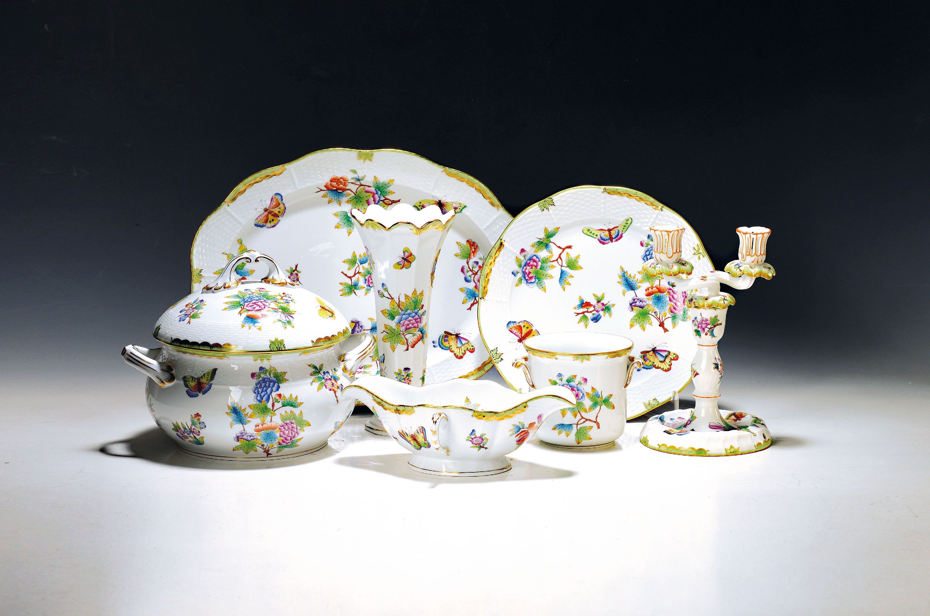 Image 27093901 - Speiseservice, Herend, Viktoria, 6 Speiseteller, 6 Suppenteller, Sauciere, ...