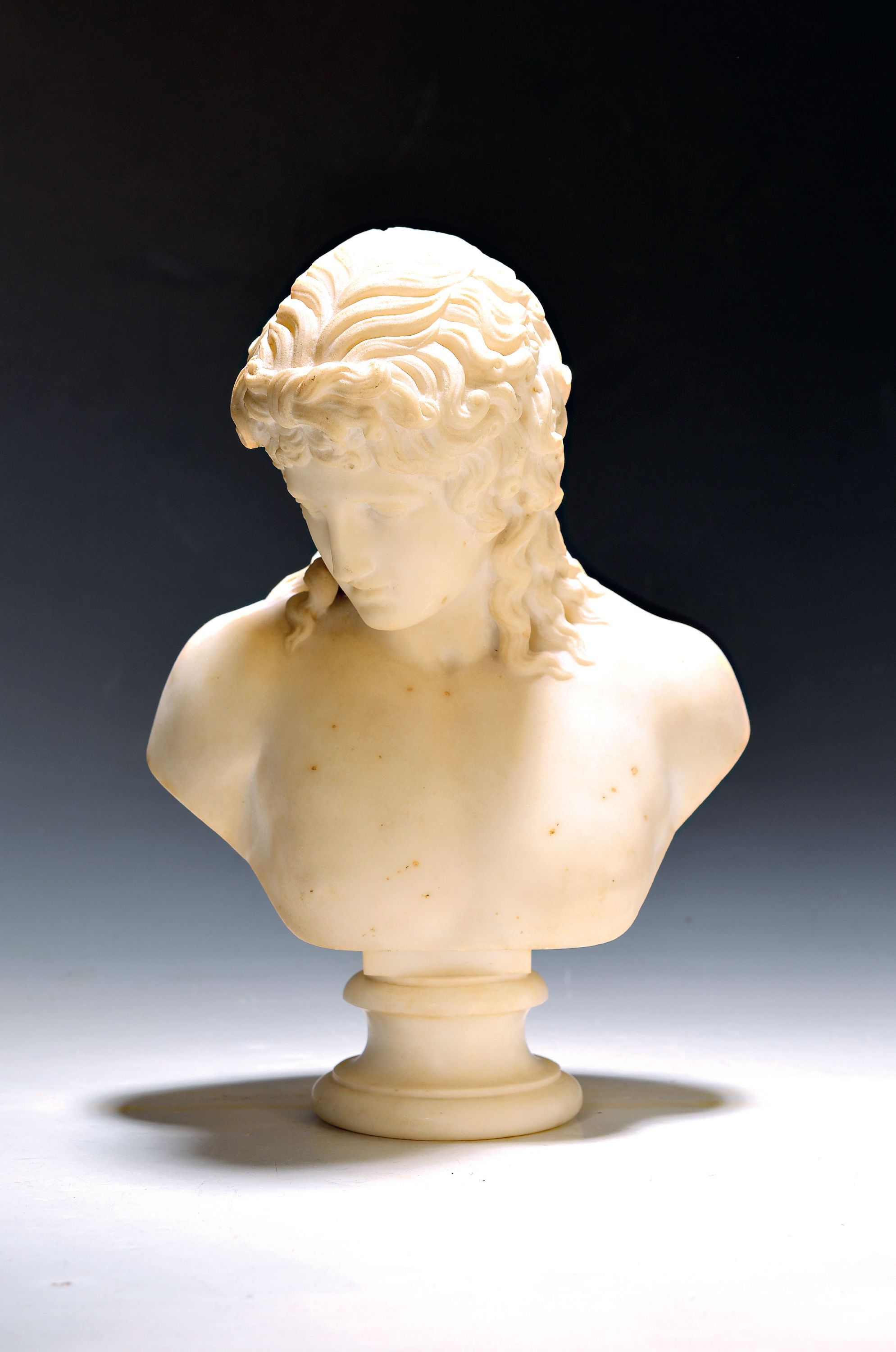 Image 27093903 - Büste des Antinoos, nach antikem Vorbild, um 1900, Alabaster, gewelltes Haar, ...
