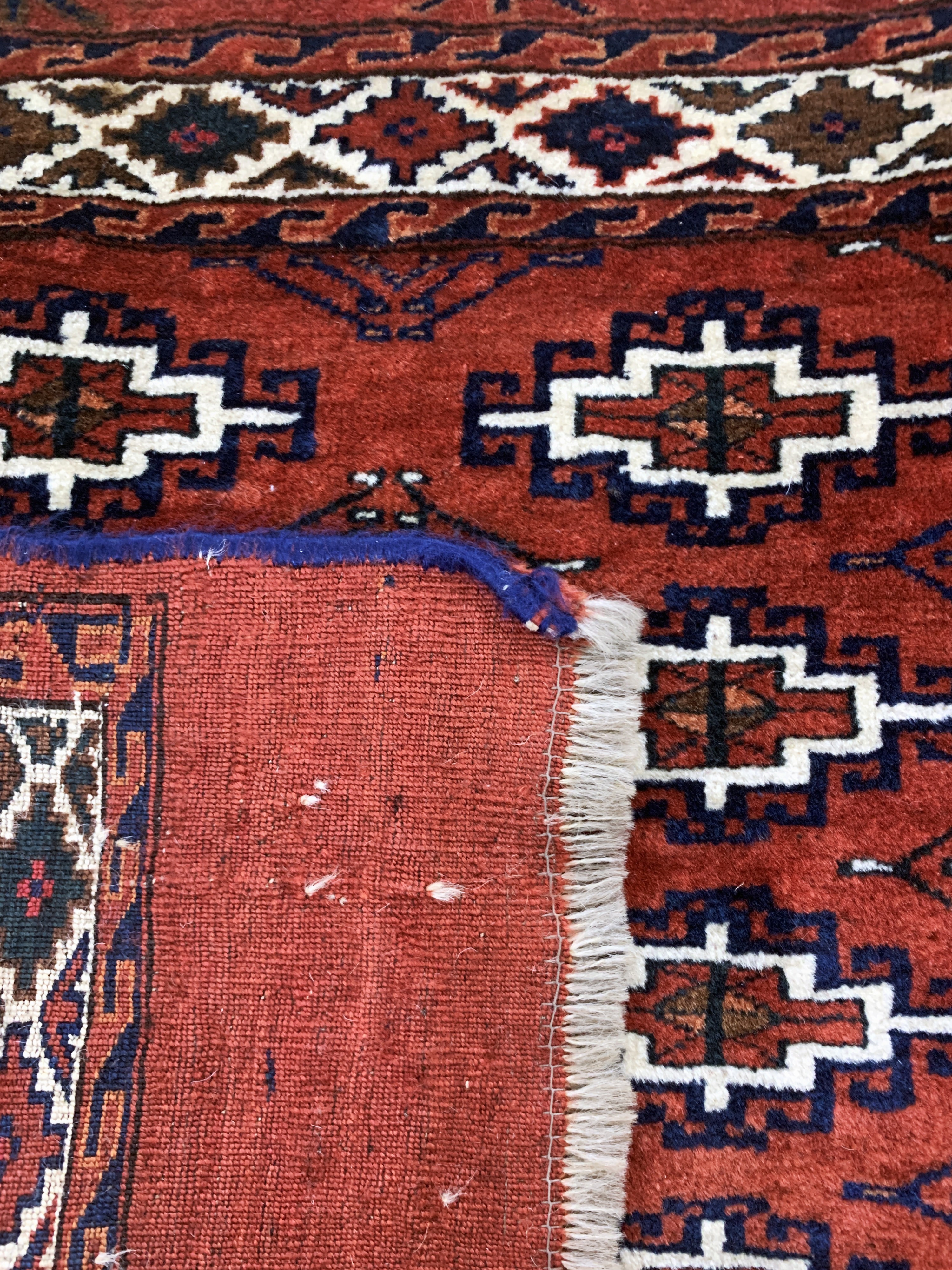 Detail c: 2 Lots Tekke Tschowal, Turkmenistan, um 1900, Wolle auf Wolle, ca. 116 x 73 cm, EHZ: 2