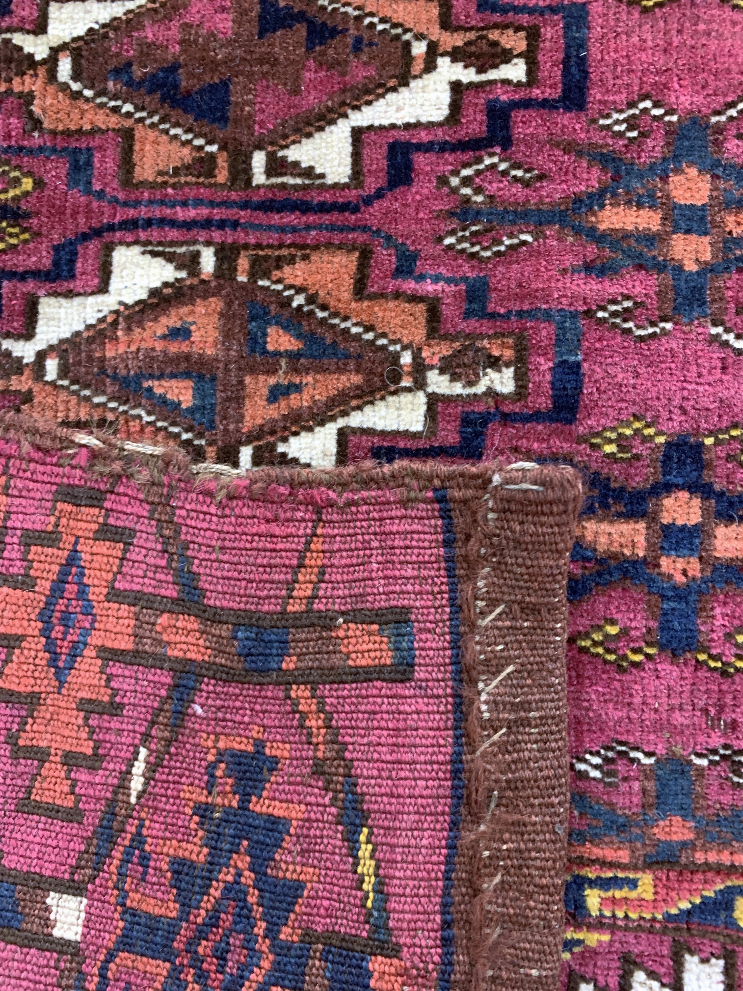 Detail d: Tekke Tschowal antik, Turkmenistan, um 1900, Wolle auf Wolle, ca. 122 x 78 cm, EHZ: 4