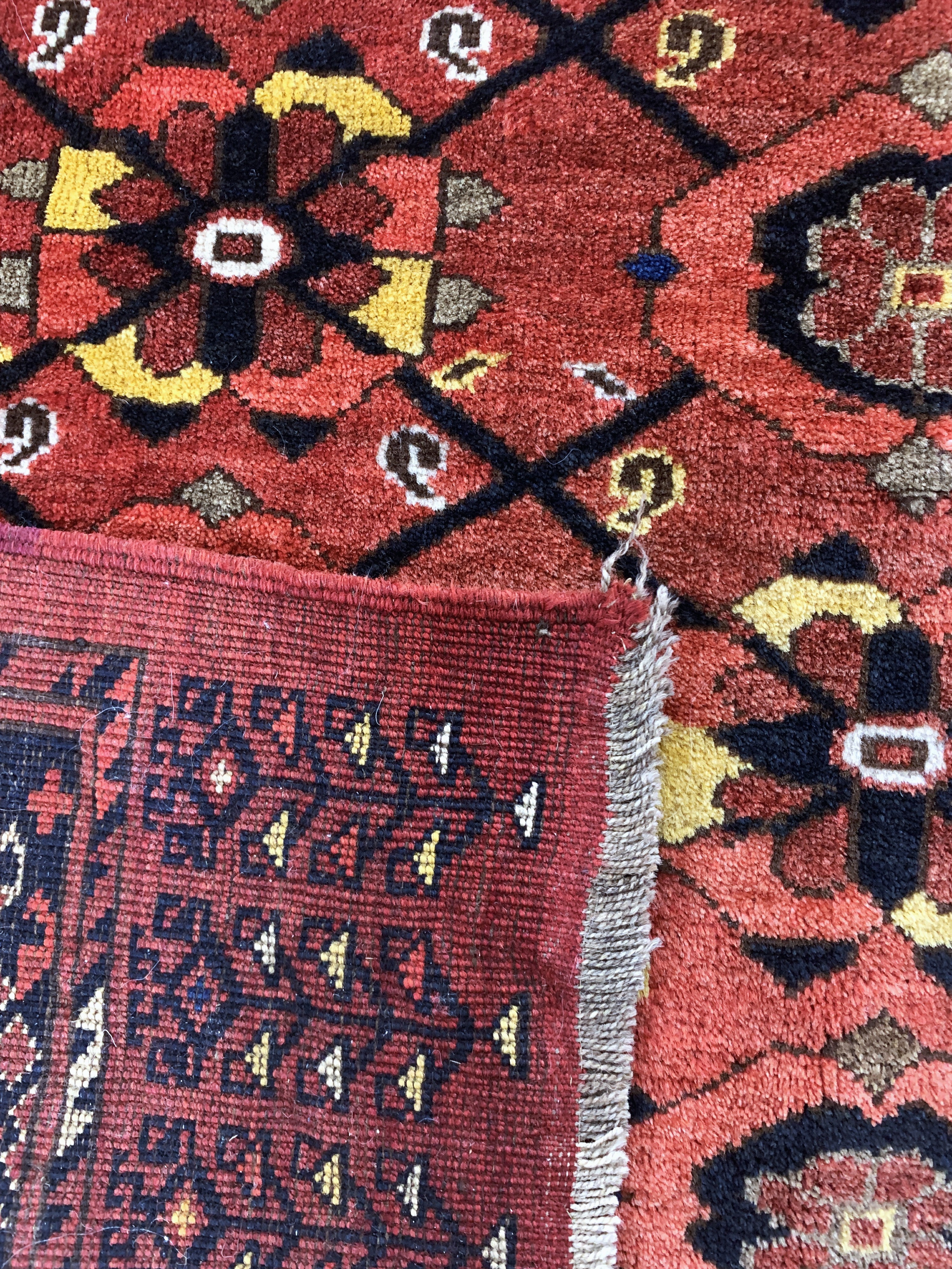 Detail d: Beschir Tschowal antik, Turkmenistan, 19.Jhd, Wolle auf Wolle, ca. 166 x 120 cm, EHZ: 2-3
