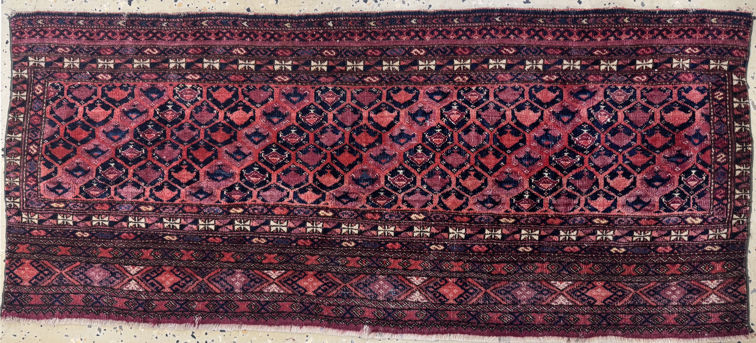 Image 27093917 - Kizilayak Torba antik, Turkmenistan, 19.Jhd, Wolle auf Wolle, ca. 108 x 48 cm, EHZ:3 ...