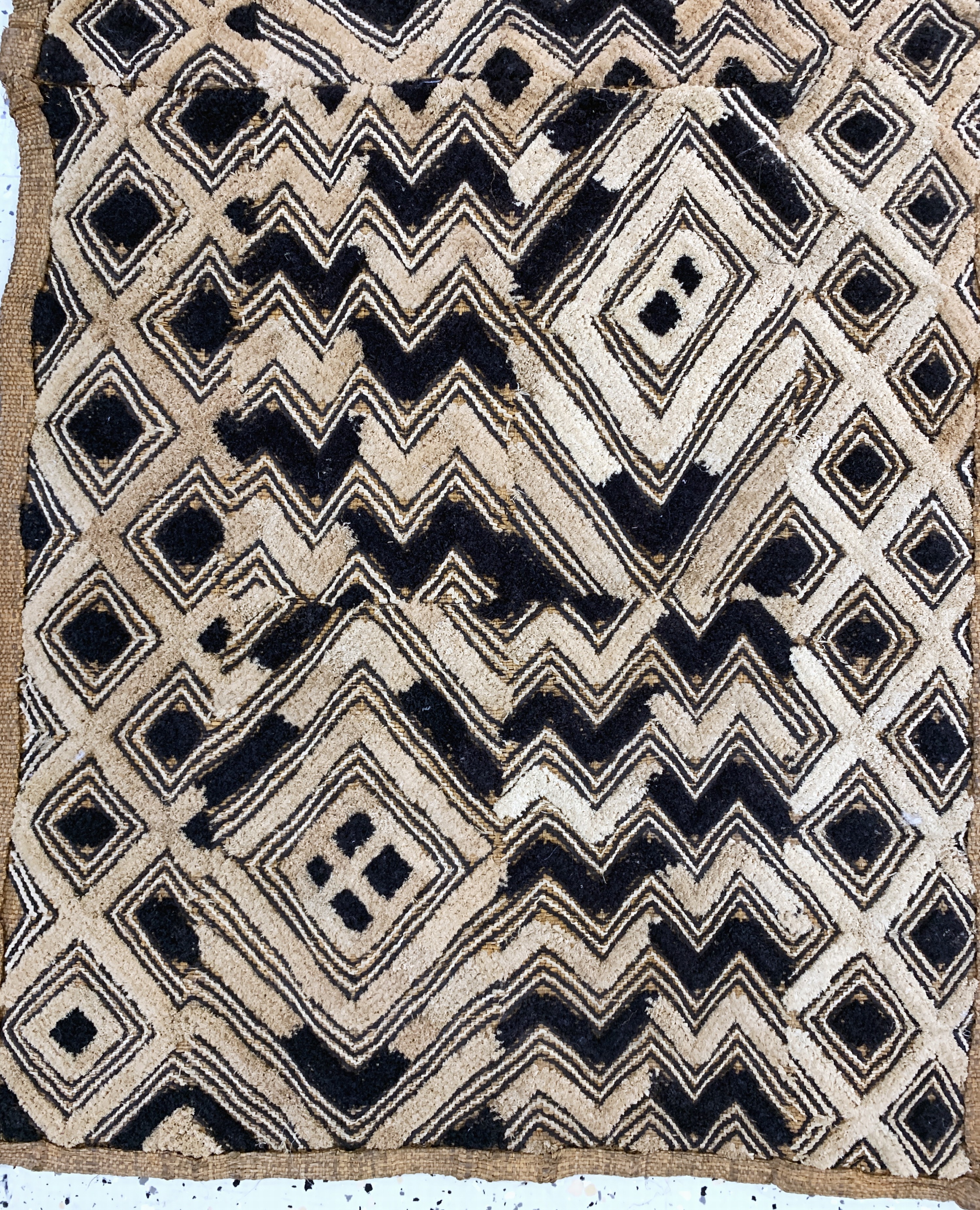 Detail b: "Rafia" Teppich, Afrika, Anfang 20.Jhd, Holzfaser, ca. 113 x 55 cm, EHZ: 3