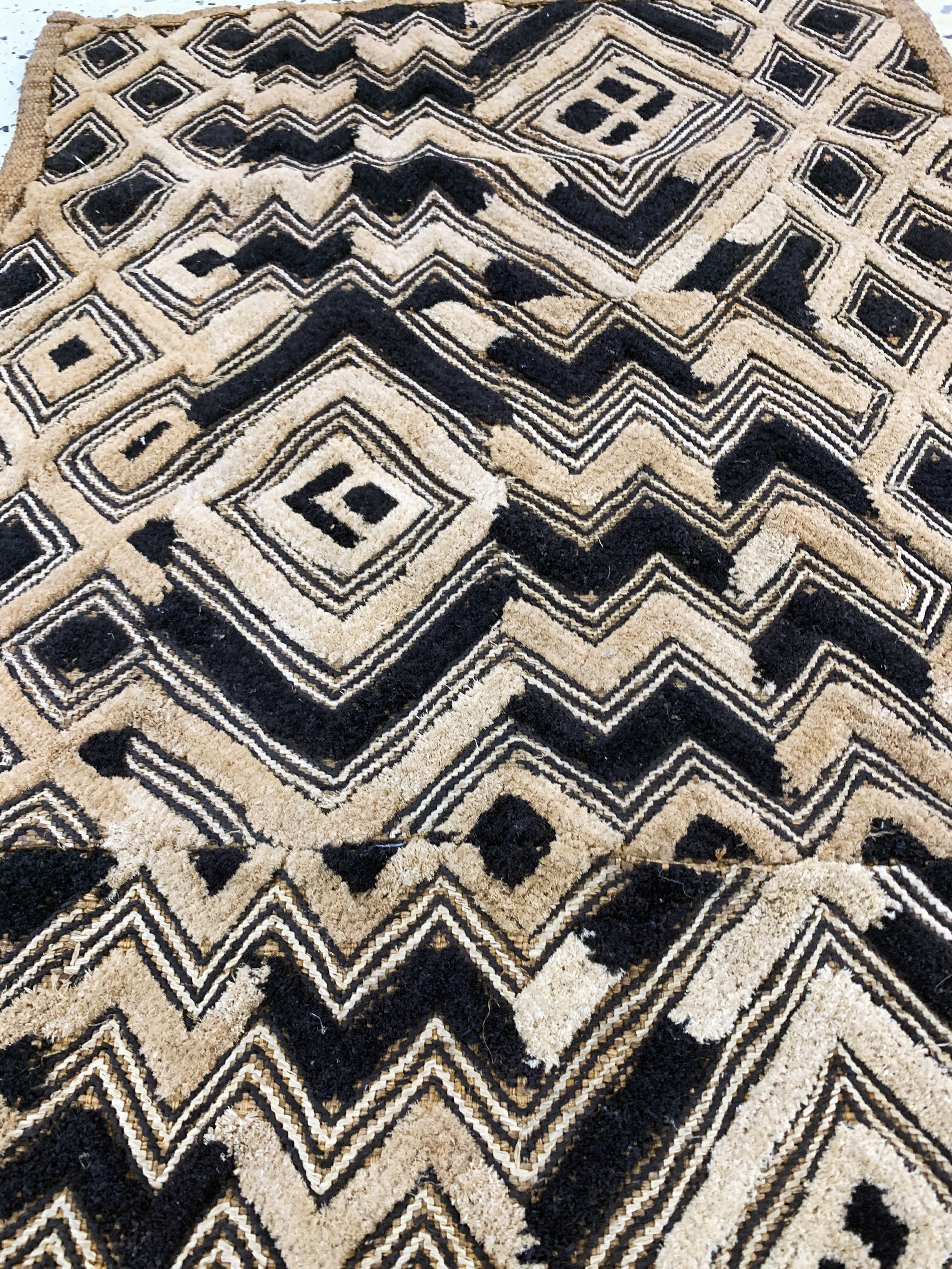 Detail d: "Rafia" Teppich, Afrika, Anfang 20.Jhd, Holzfaser, ca. 113 x 55 cm, EHZ: 3