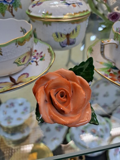 27093900f - Kaffeeservice und Zubehör, Herend, Viktoria, 20. Jh., Kaffeekanne, Zuckerdose und ...