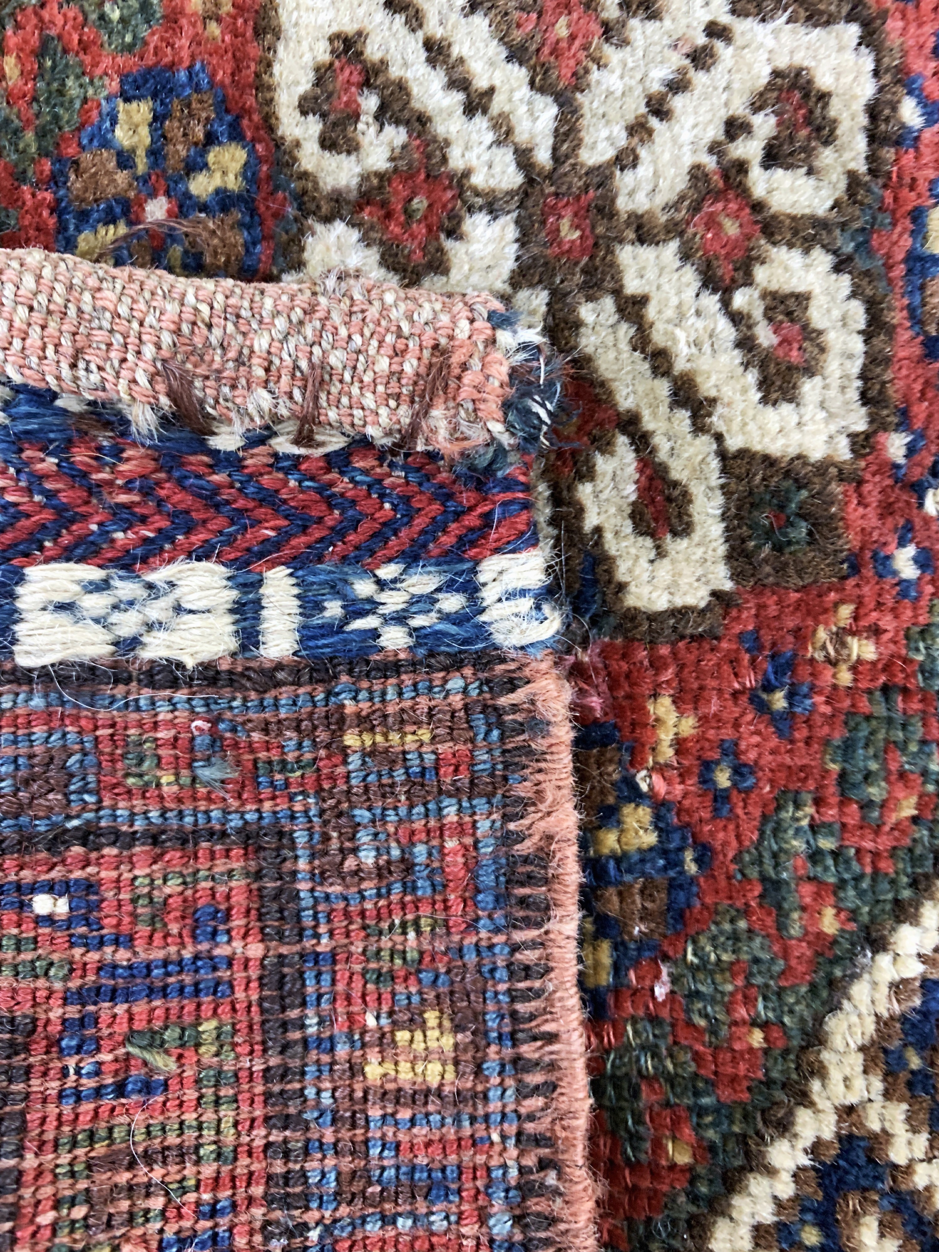 Detail c: Khamseh Taschenfront antik, Persien, 19.Jhd, Wolle auf Wolle, ca. 55 x 55 cm, EHZ: 2-3