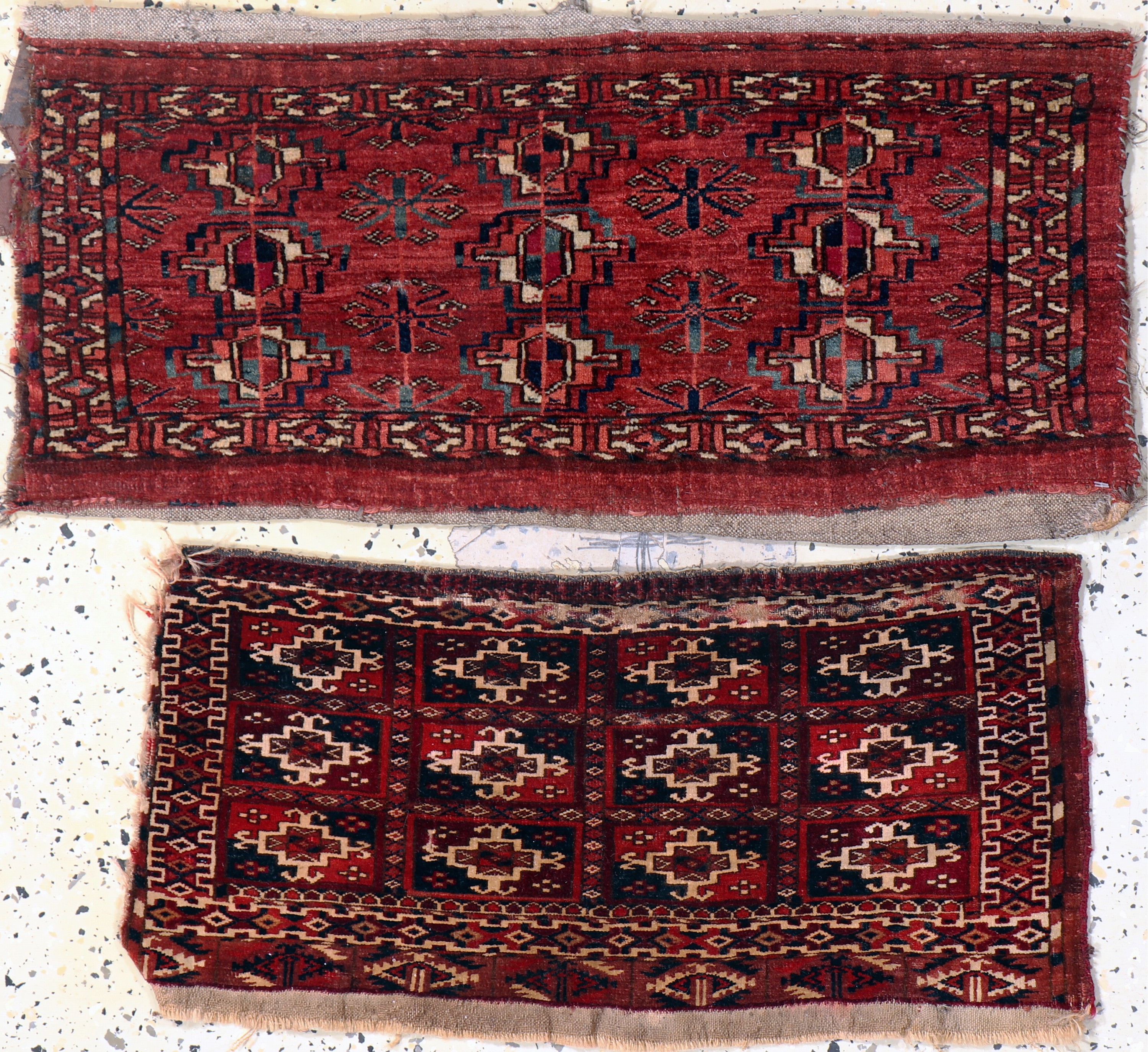 Image 27094029 - 2 Lots Tekke Torba antik, Turkmenistan, 19.Jhd, Wolle auf Wolle, ca. 68 x 33 cm, EHZ: 3 ...