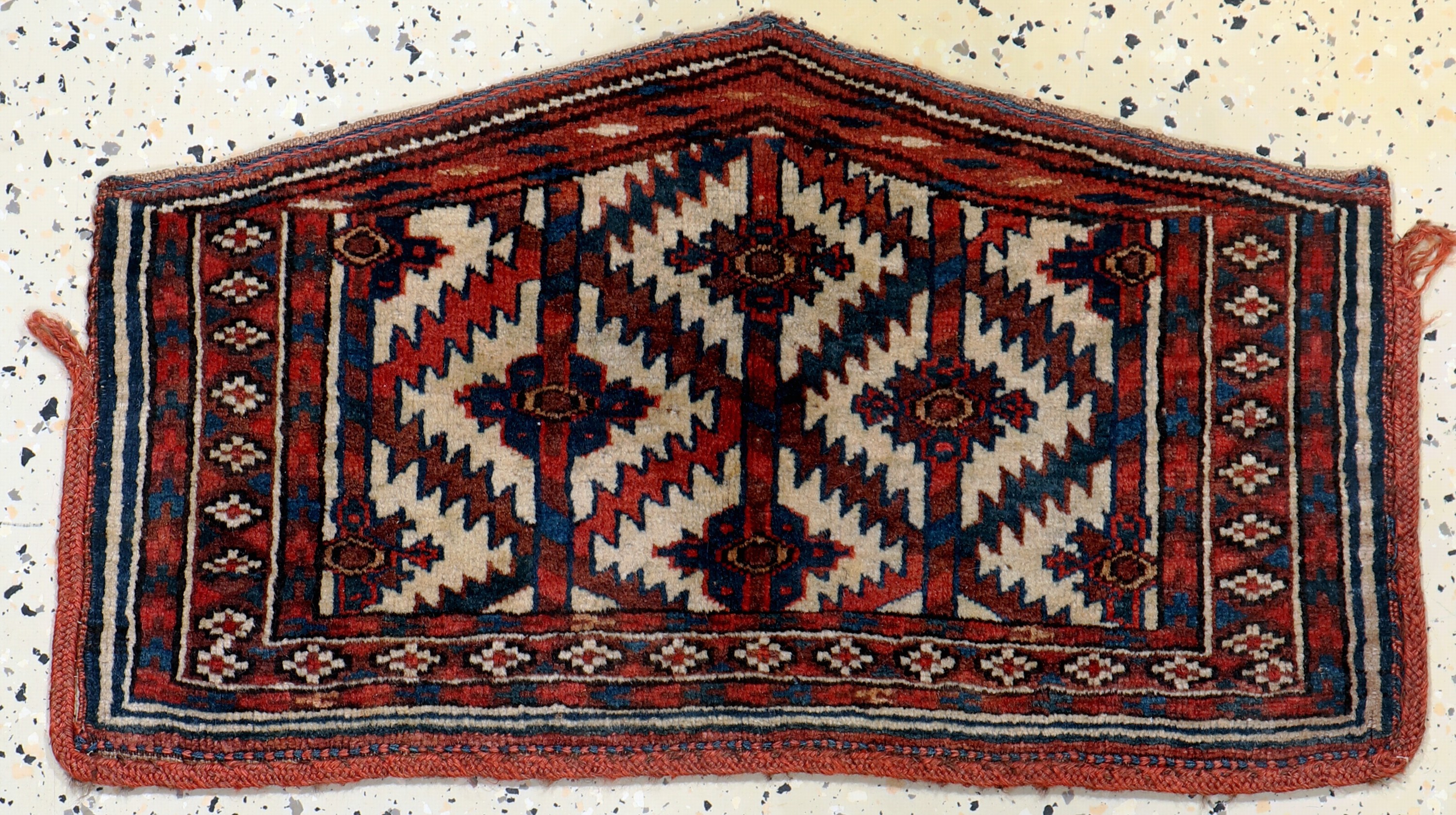 Image 27094060 - Asmalyk antik, Turkmenistan, um 1900, Wolleauf Wolle, ca. 65 x 37 cm, EHZ: 2-3 ...