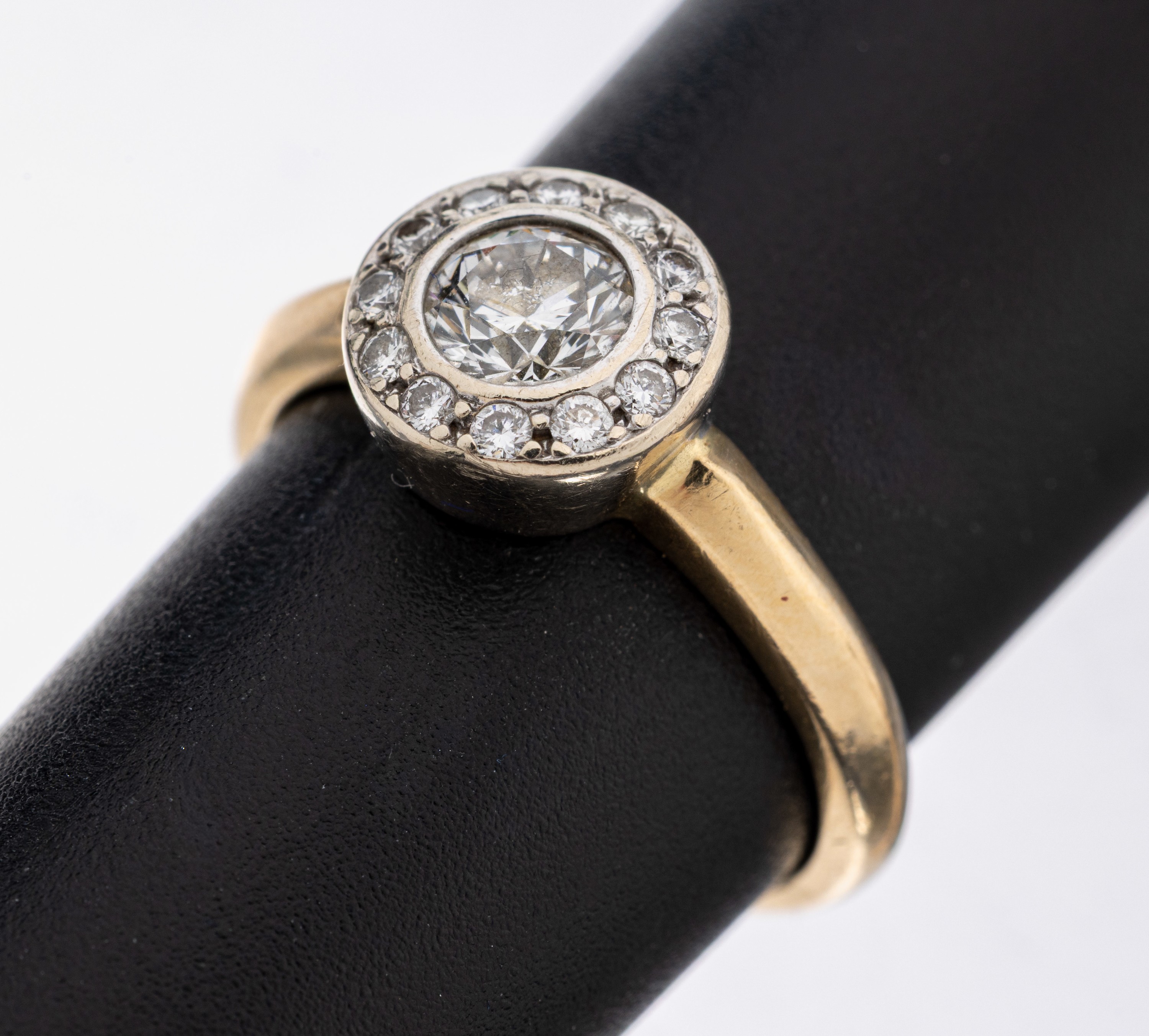 Image 27095066 - 14 kt gold brilliant-ring , YG/WG 585/000, round ring head WG, centered brilliant ...