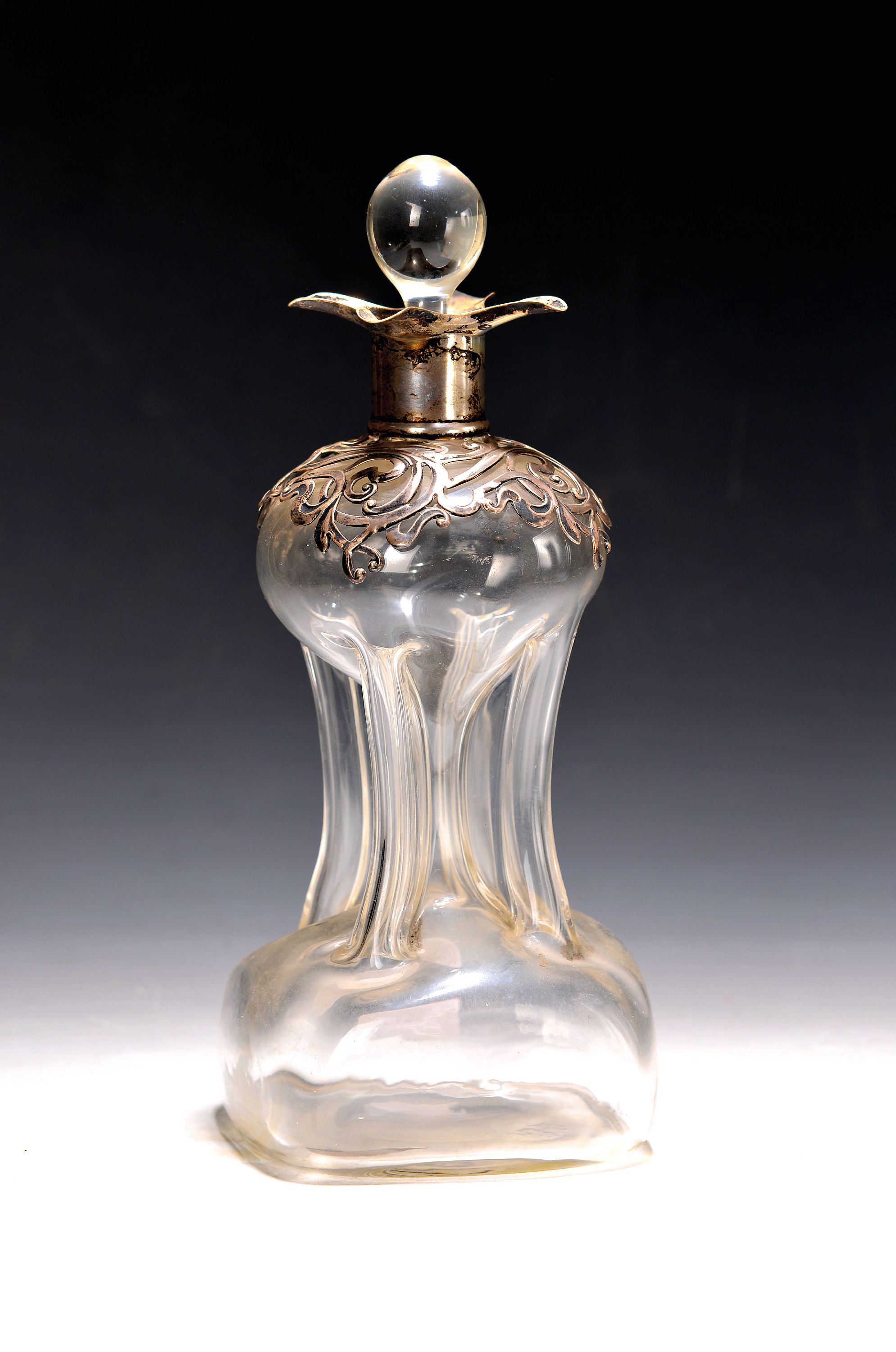 Image 27095422 - Edward VII decanter, W. Hutton & Sons Ltd, Birmingham, 1903, colorless glass with floral ...