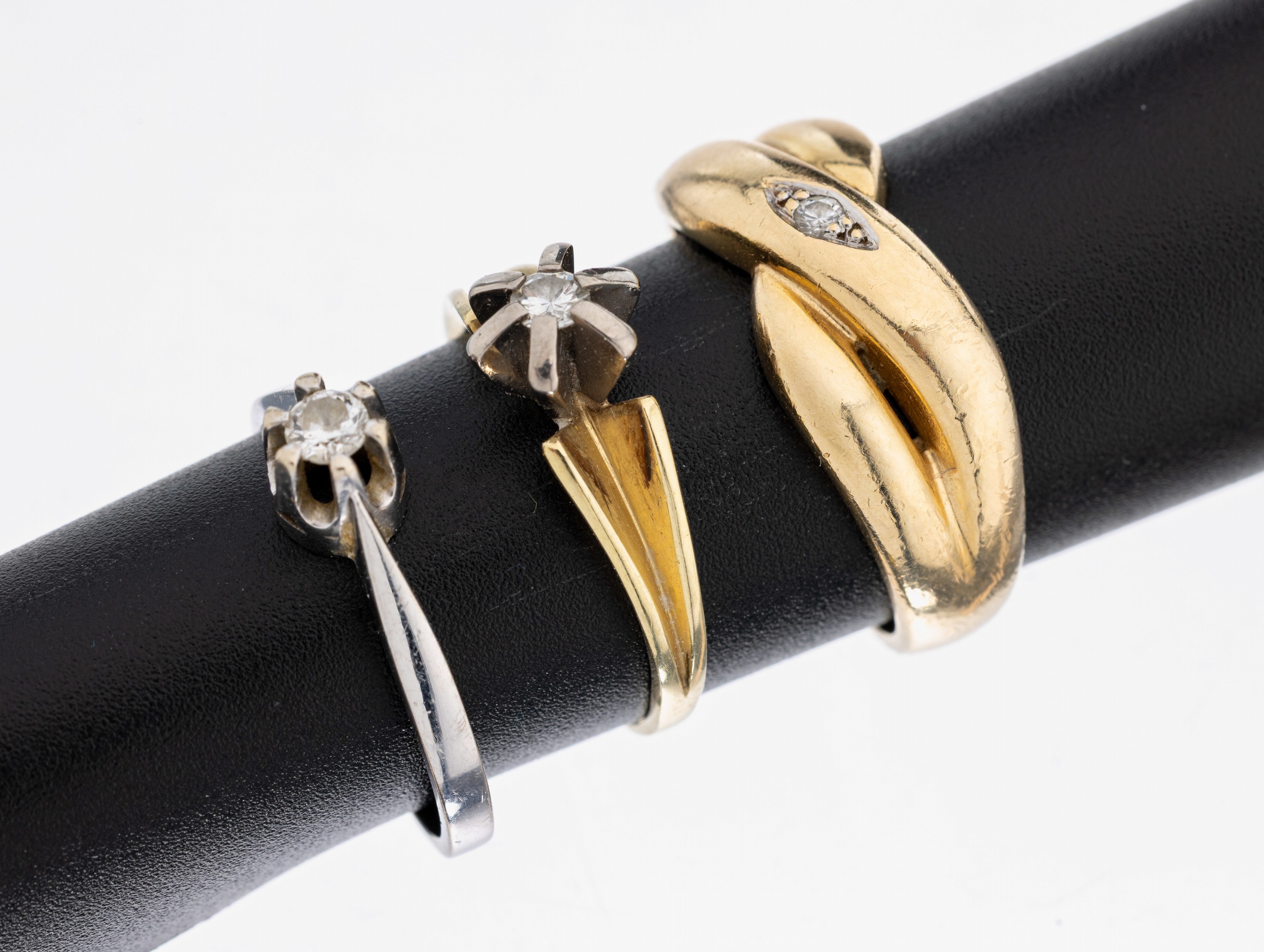 Image 27095568 - Lot 3 14 kt gold brilliant-rings , YG/WG 585/000, 1 x YG 585/000, brilliant approx. 0.01 ...