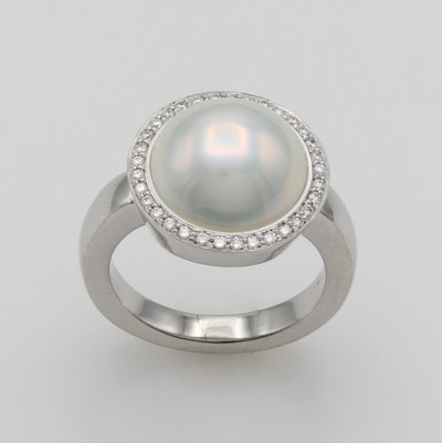 27095933a - Ring mit Brillanten und Mabéperle, WG 585/000, Brill. zus. ca. 0.25 ct Weiß/si, RW ca. ...