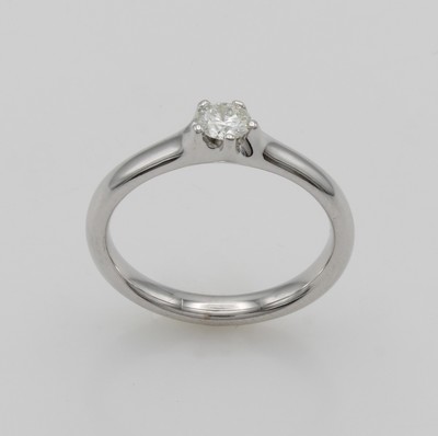 27095945a - Ring mit Brillantsolitär, WG 585/000, Brill.ca. 0.25 ct feines Weiß/si, RW ca. 53 ...