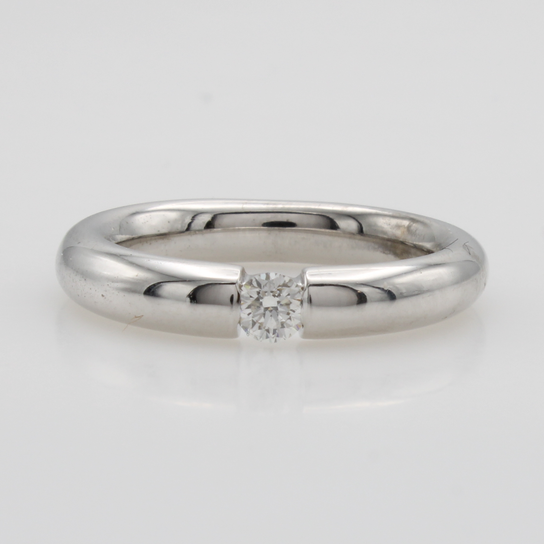 Image 27096035 - Ring mit Brillantsolitär, WG 585/000, Brill.ca. 0.20 ct feines Weiß/si, RW ca. 54 ...