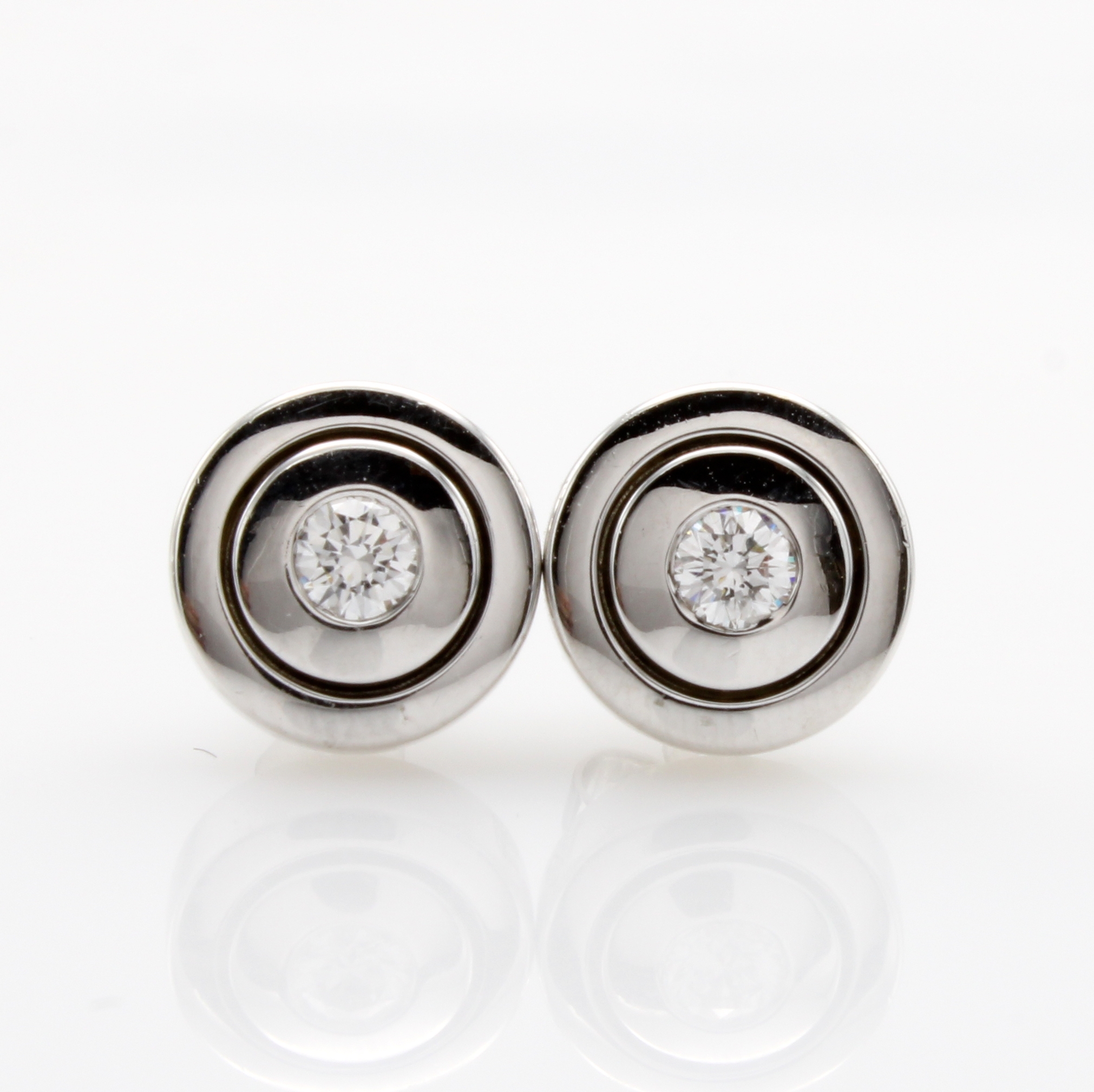 Image 27096163 - Paar Ohrstecker mit Brillanten, WG 585/000, 2 Brill. zus. ca. 0.13 ct feines Weiß/si ...