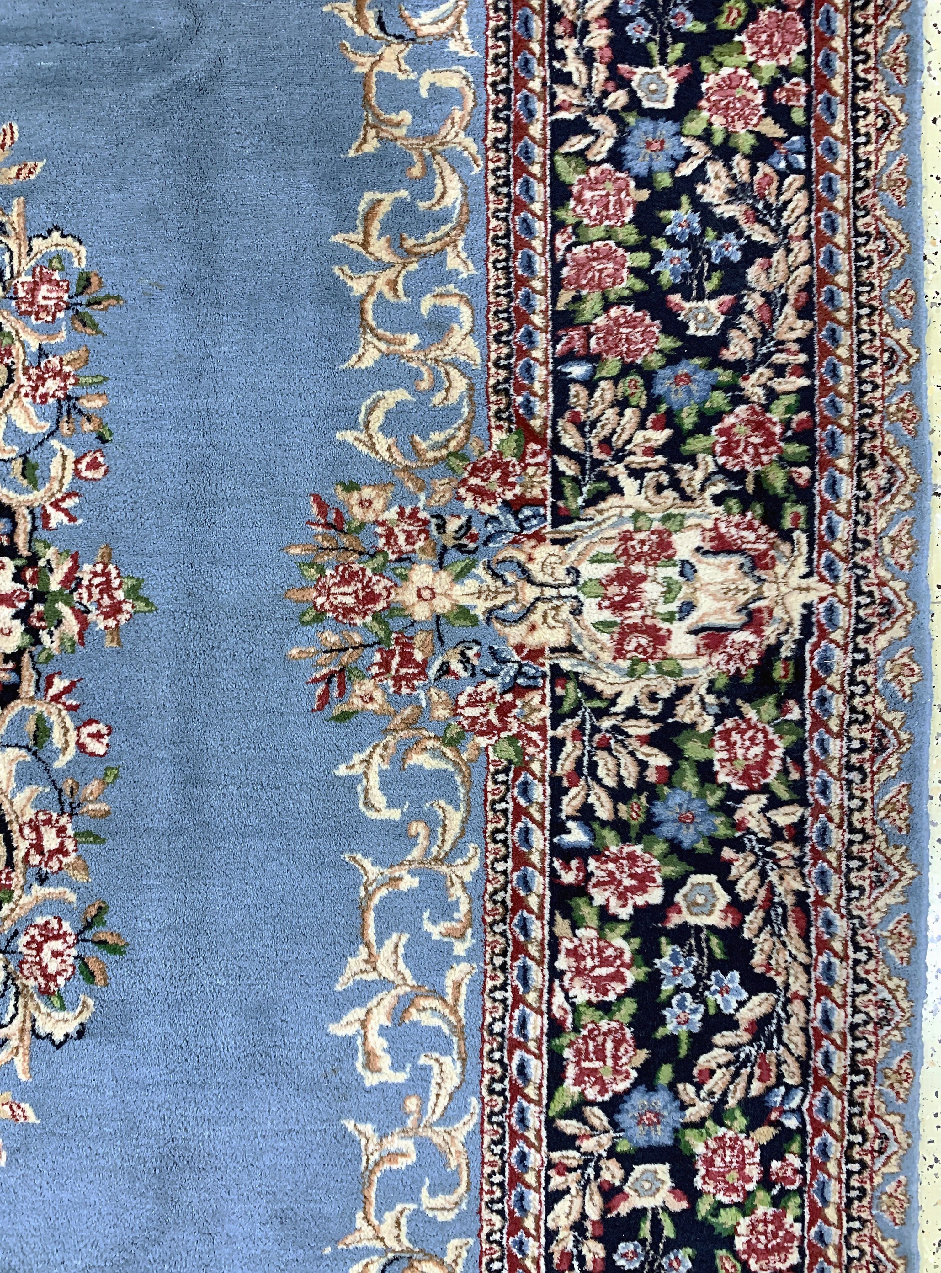 Detail e: Kerman, Persien, Ende 20.Jhd., Wolle auf Baumwolle, ca. 343 x 243 cm, EHZ: 2