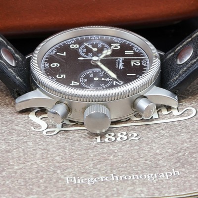 27096232d - HANHART auf 2.500 Stück limitierter Fliegerchronograph Modell 700 ff, Replika nach ...