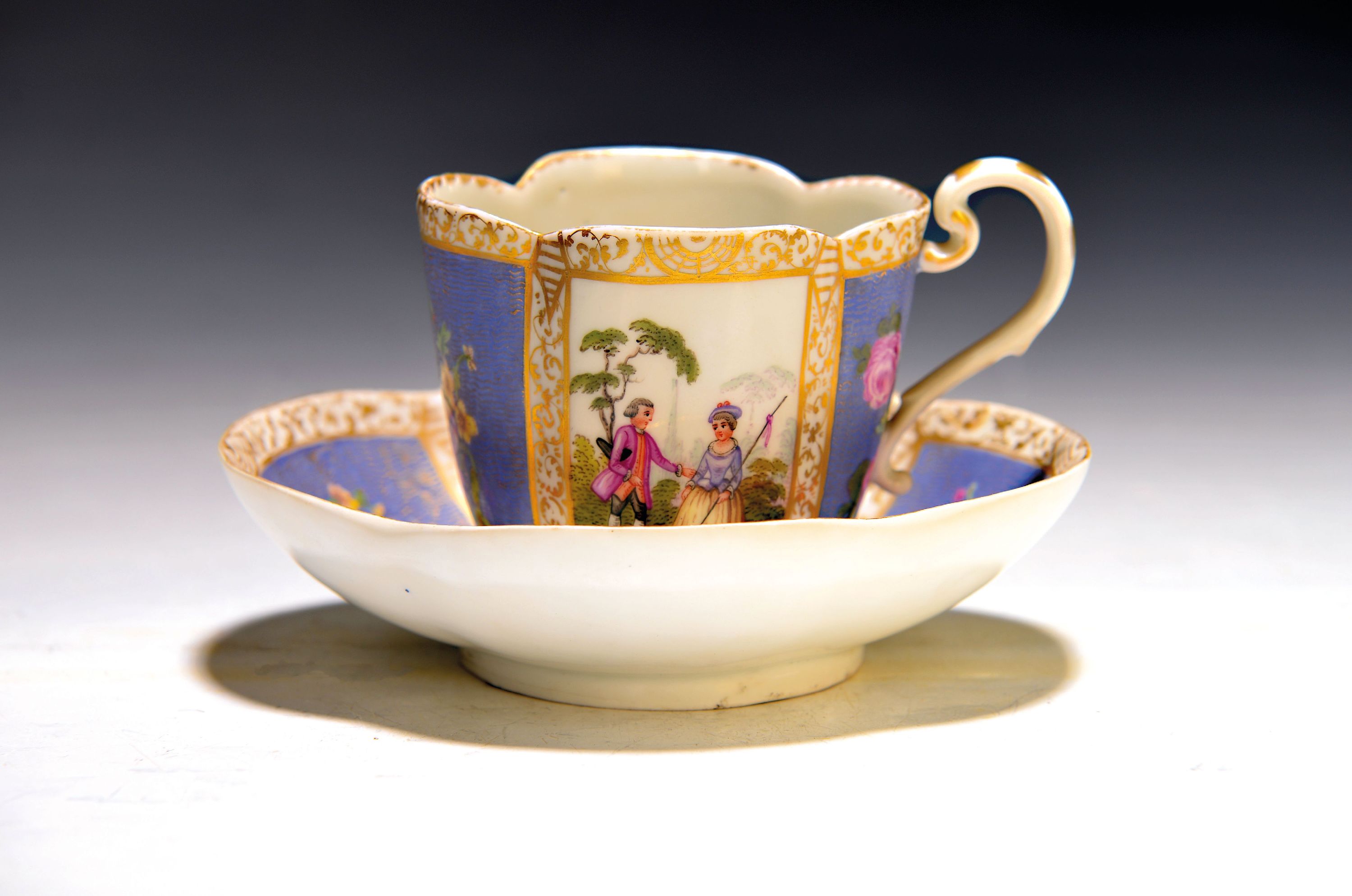 Image 27096751 - Tasse mit UT, Meissen, Knaufzeit bzw. um 1880, 2. Wahl, Porzellan, Vierpass-Form, ...