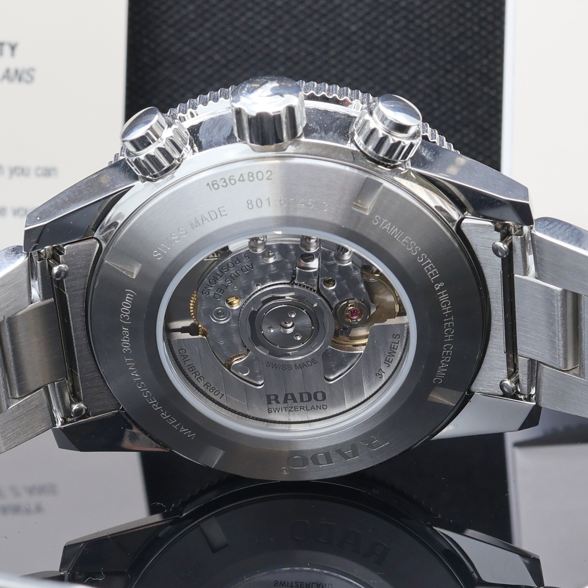 Detail e: RADO nahezu neuwertiger Armbandchronograph HyperChrome Captain Cook Referenz R32145208, Automatik, Schweiz um 2024, Edelstahl/Keramik kombiniert ...