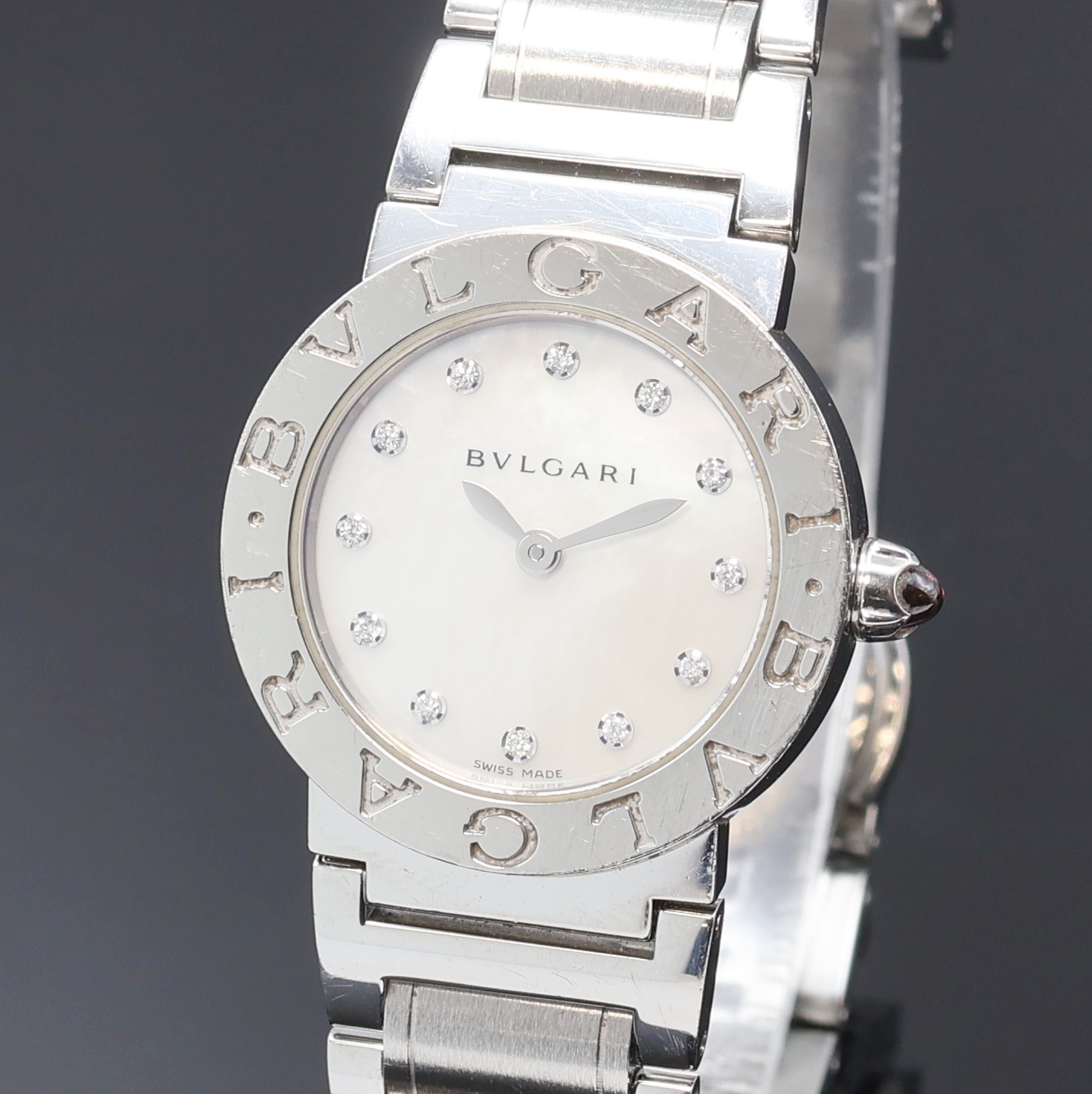 Detail a: BULGARI Damenarmbanduhr Referenz BBL26S, Schweiz um 2000, quarz, Edelstahlgeh. inkl. Gliederband m. dopp. Faltschl., Boden aufgedr., ...
