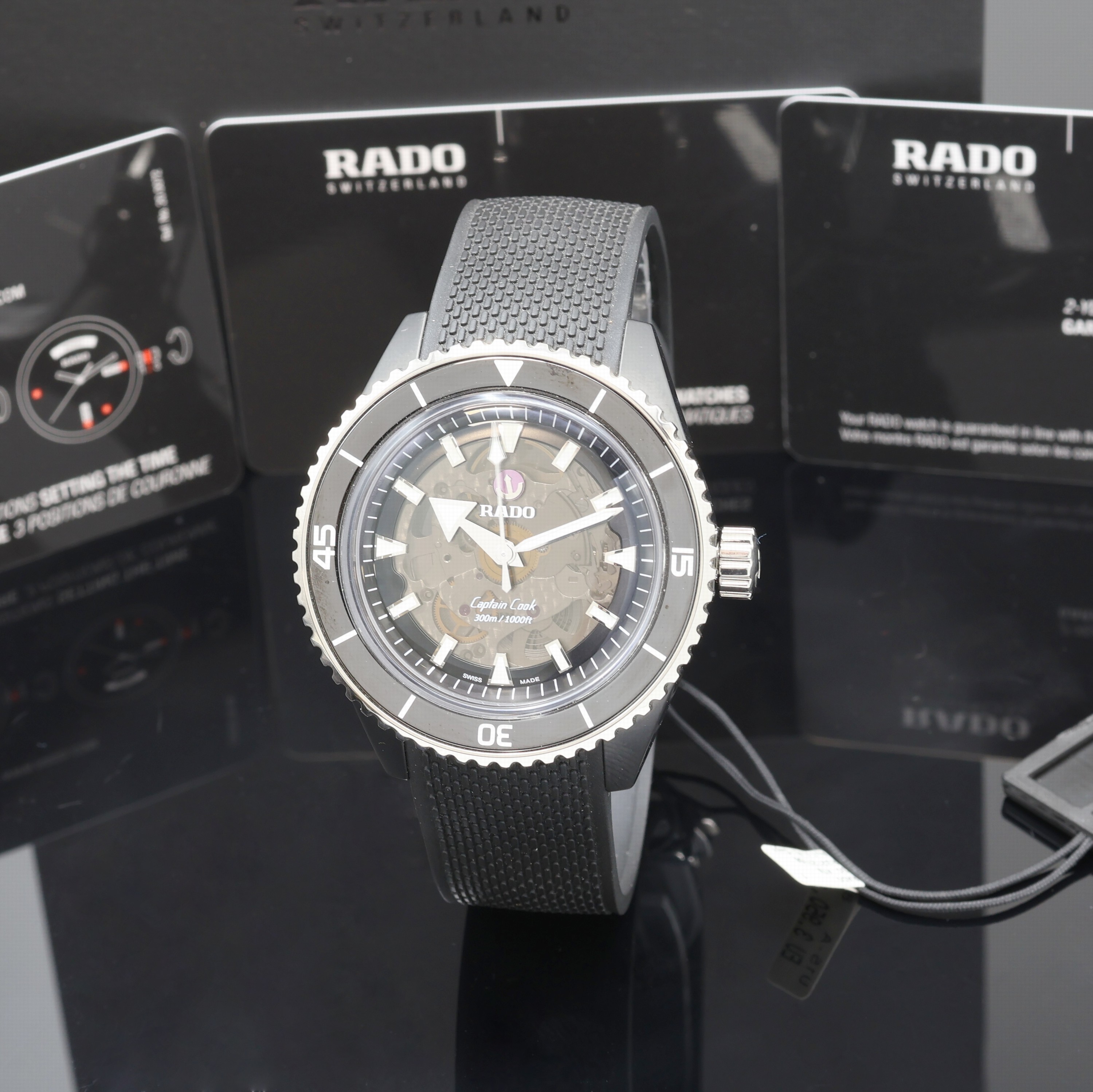 Image 27096885 - RADO nahezu neuwertige Herrenarmbanduhr Captain Cook High-Tech Referenz R32127156, ...