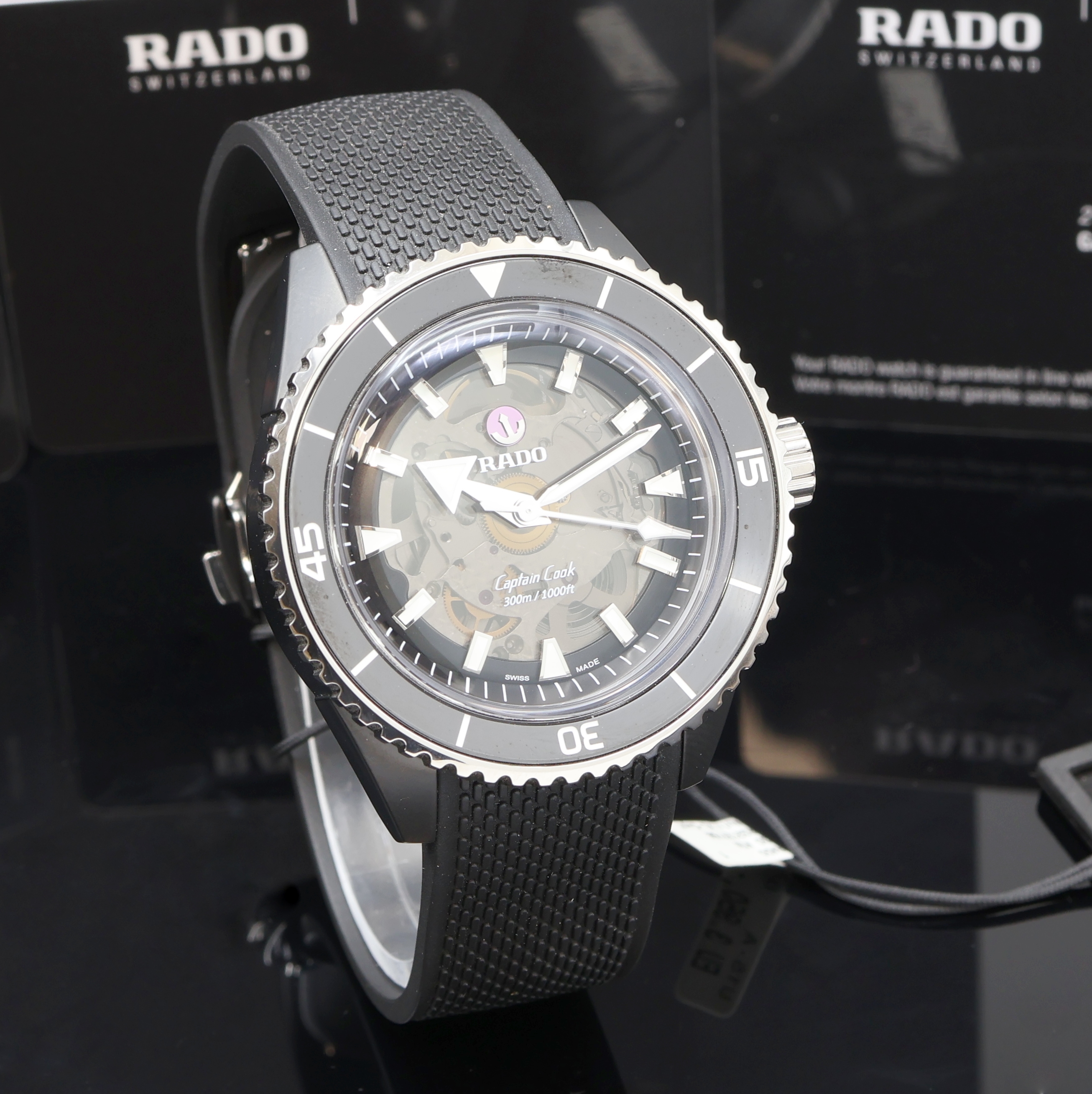Detail b: RADO nahezu neuwertige Herrenarmbanduhr Captain Cook High-Tech Referenz R32127156, Automatik, Schweiz um 2024, beids. vergl. Keramikgeh. inkl. orig. ...